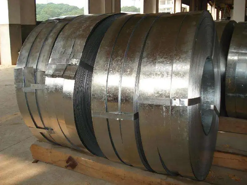 Полосная стальная металлическая лента 0,3 мм 0,35 мм 0,45 мм 0,50 мм 32 мм 48 мм 65 мм горячеоцинкованная стальная рулонная катушка