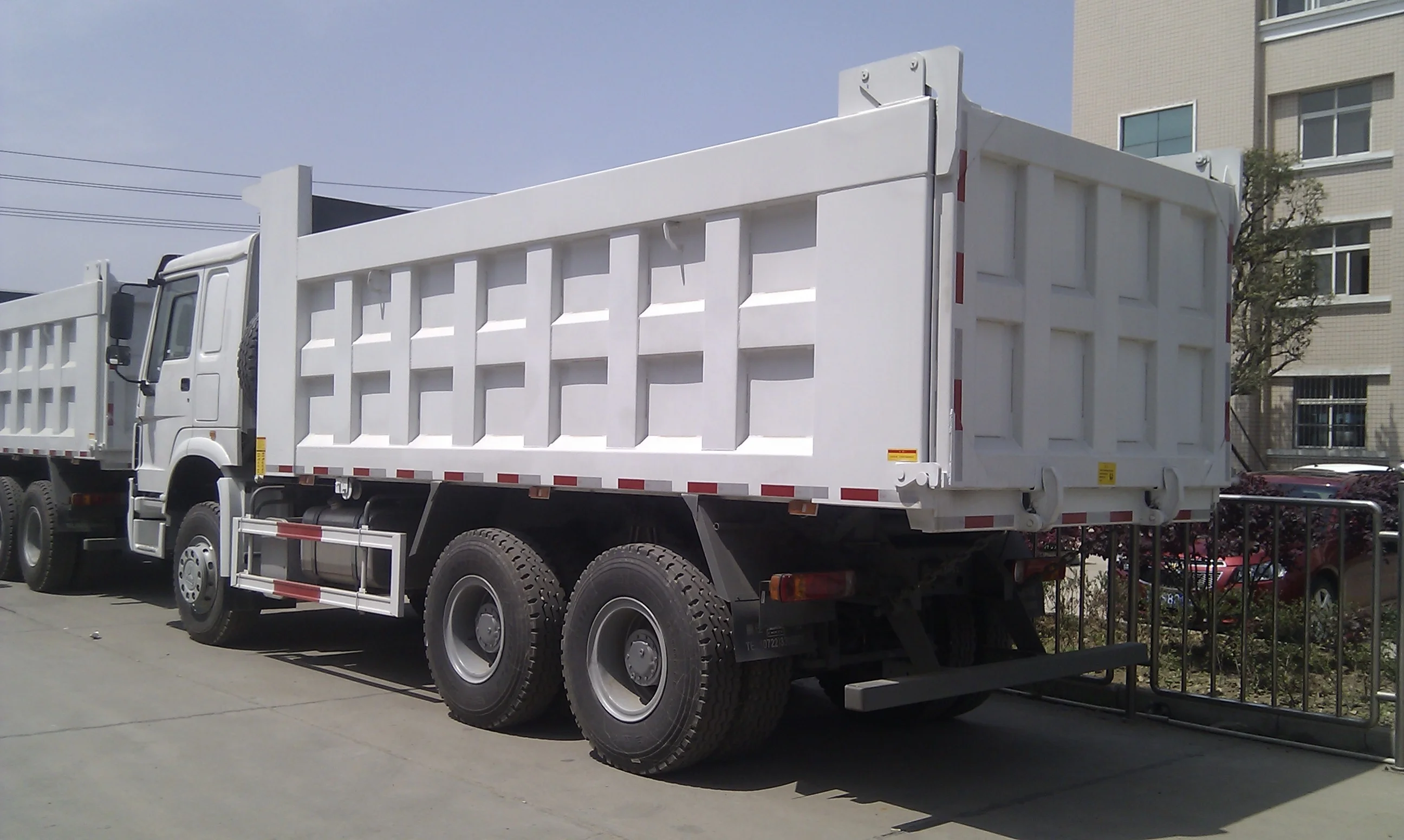 Factory  Direct Sale  ISUZU  FVR  10 Wheel  Heavy Duty Dump Dumper Truck 6x4 30 Tons  Tipper  Vehicle Good Price