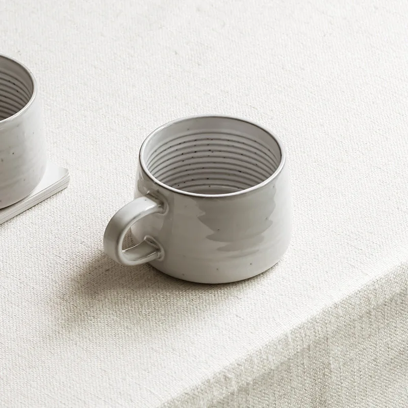 Пользовательские простой черный белый серый дизайн кофейная кружка 350 мл 14 унций Керамическая