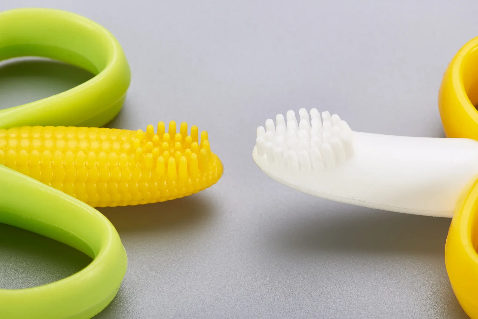 Wholesale New Design Infant Toddler Silicone Teether Soft Corn Shape Toys Baby Teether Bpa free