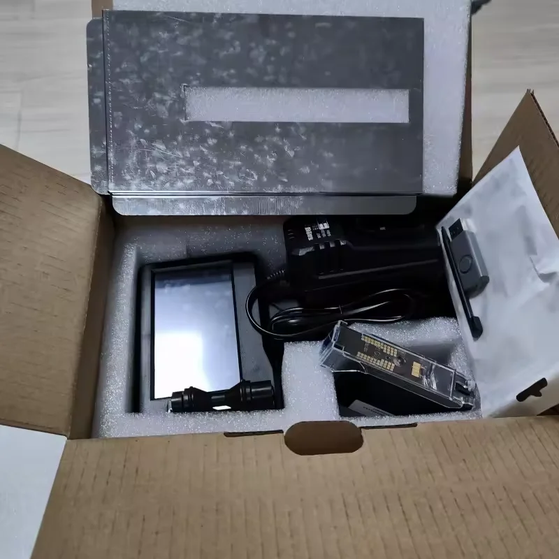 YAOMATEC handheld batch coding machine for Date Number Logo Plastic Carton Handheld Inkjet Printer expire date printing machine