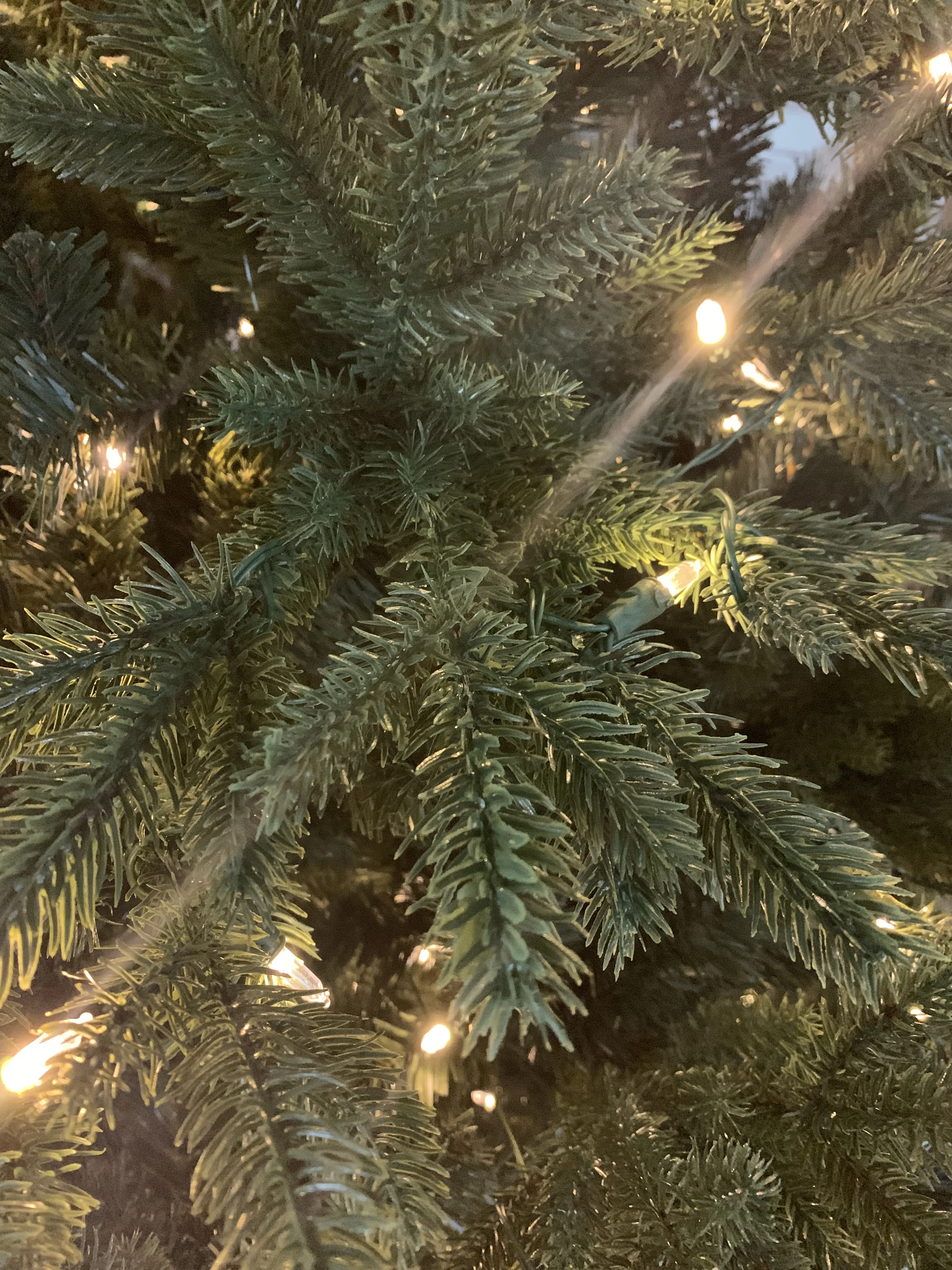 6ft/7ft/8ft Pre-Lit Artificial Tree Fire-Proof Christmas Tree with LED Lights Hinged Structure PVC PE Artificial Christmas Tree