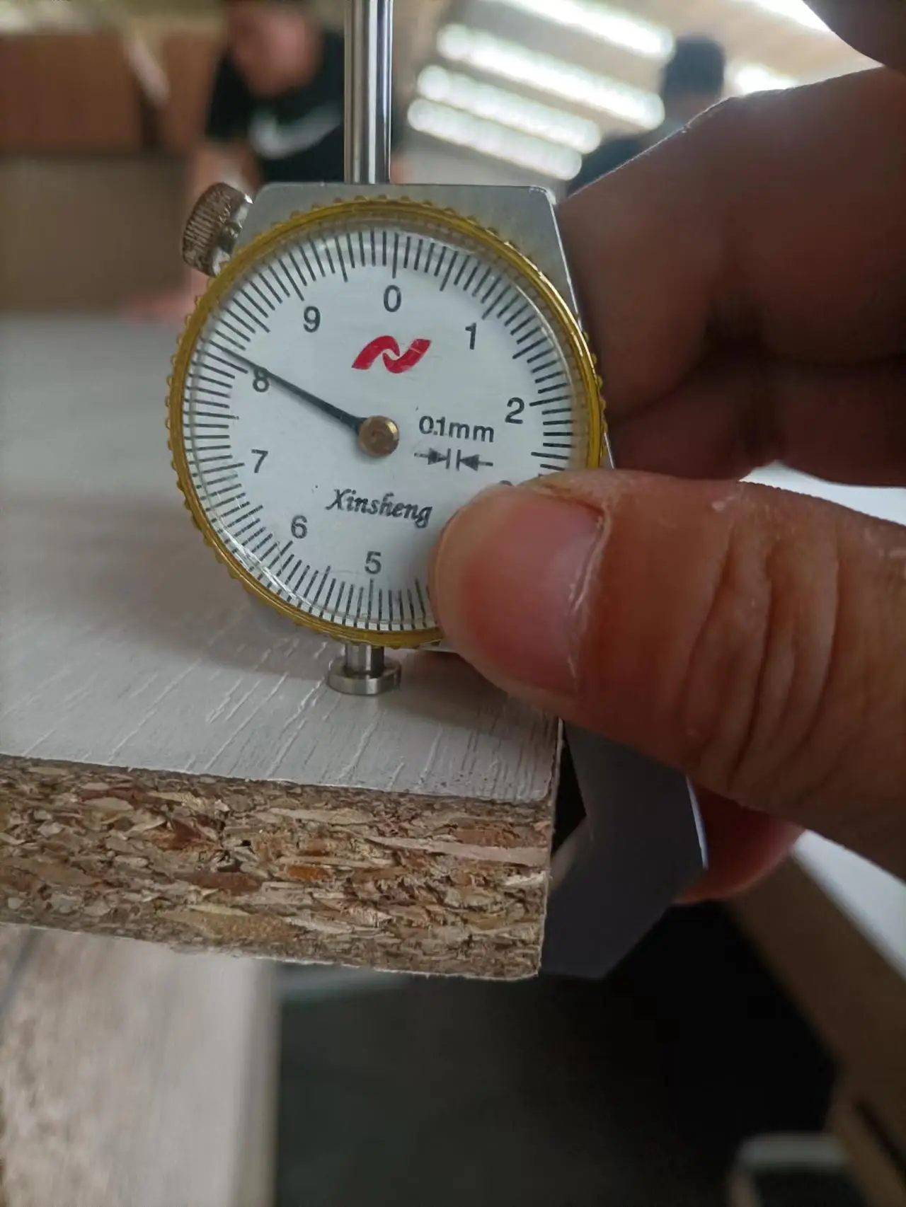 China 15mm 17mm 18mm 28mm melamine particle board manufacturers ceiling flooring cabinet decoration chipboard