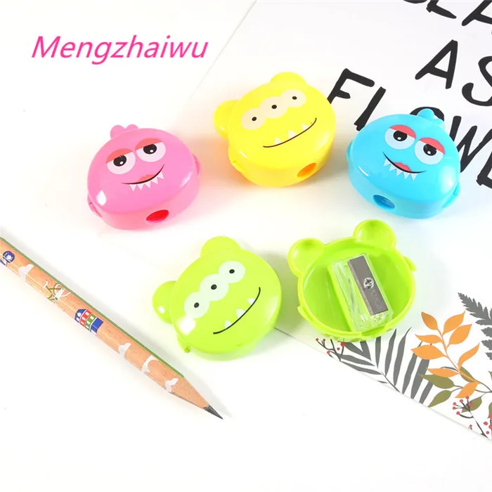 India hot sale eco friendly import stationery funny animal wood manual 2020 fancy kids pencil sharpener plastic machine