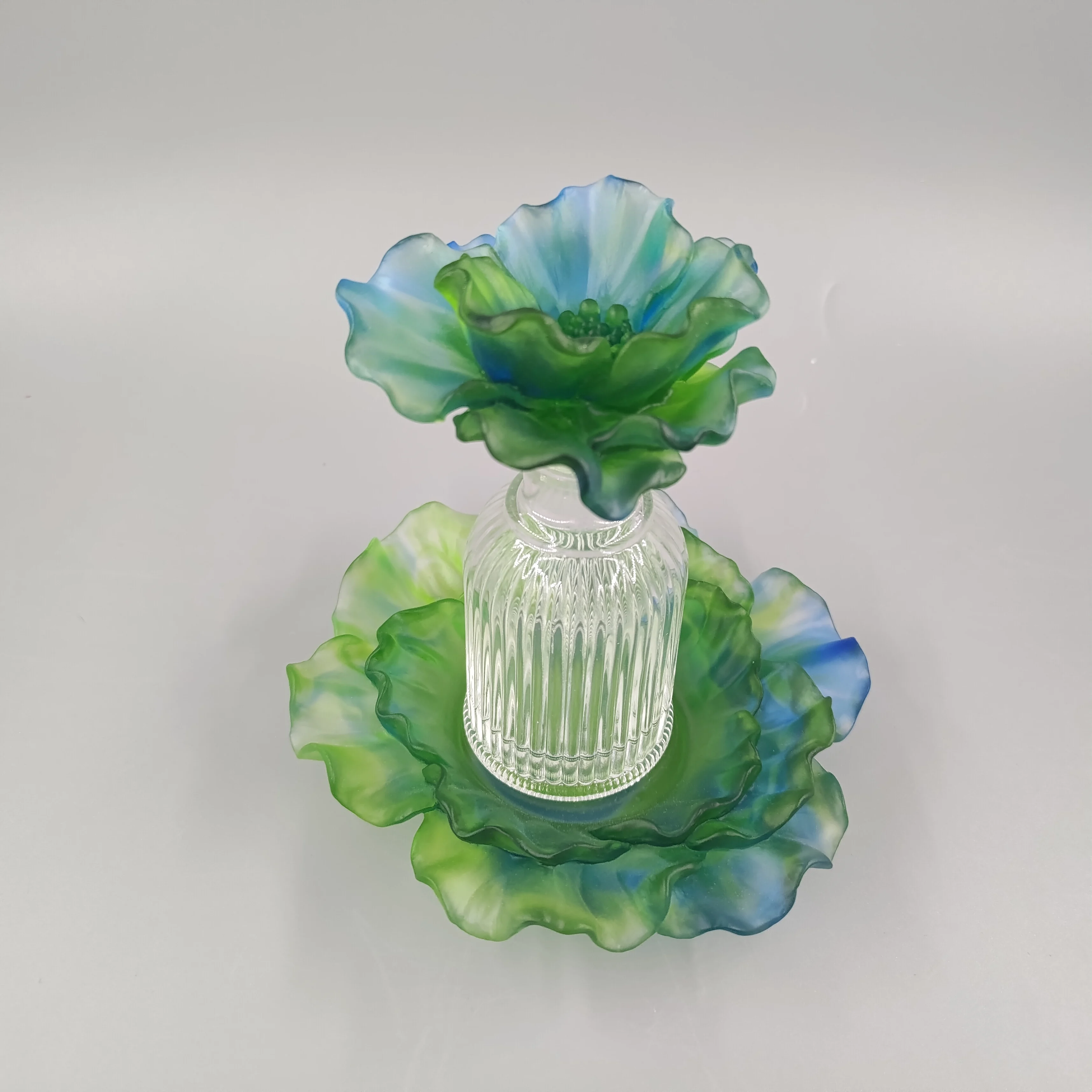 2021 Eurpoean style  handmade crystal glass flower bottle gift crystal perfume bottles