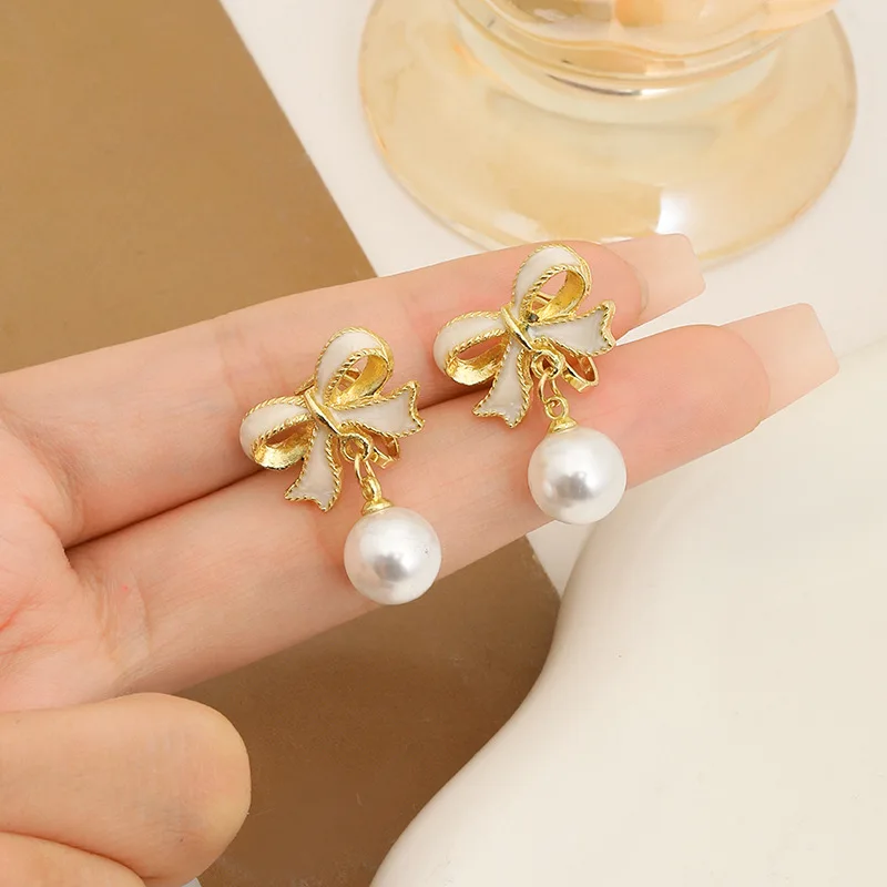 DAIHE 2024 Wholesale New s925 Silver Needle Style Earrings Versatile Pearl Bow Earrings Fashion Jewelry Earrings