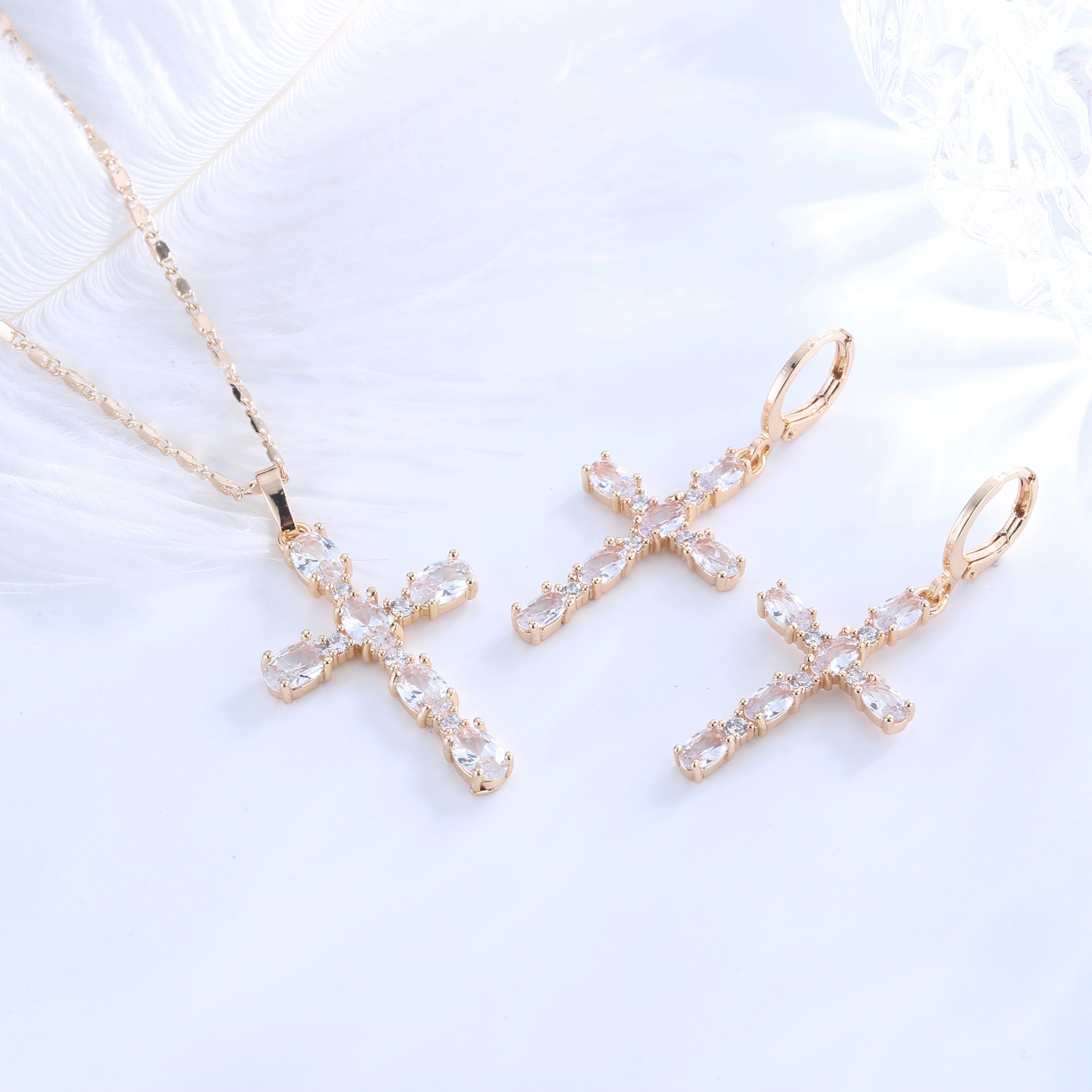 2023 Free Shipping Fashion Artificial Zircon Rhinestone Jewelry Sets Fashion Jewelry Sets Rici 18K Gold Plated In White Colour