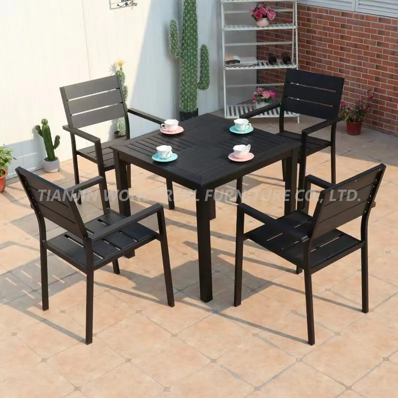 Simple Garden Furniture Leisure Garden Plastic Wood Tables and Chairs