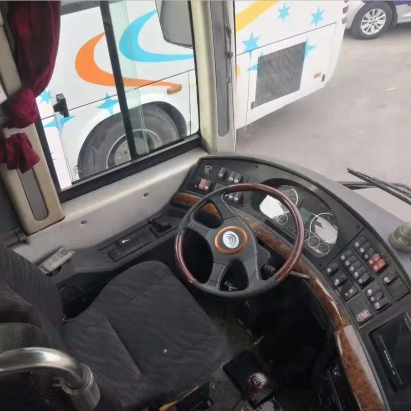  Б/у автобус YUTONG 6122 51 сидение на