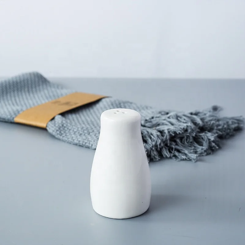 Ceramic Spice Jar Kitchen Supplies Pepper Bottle Porous Single Hole Pure White Simple Seasoning Bottle