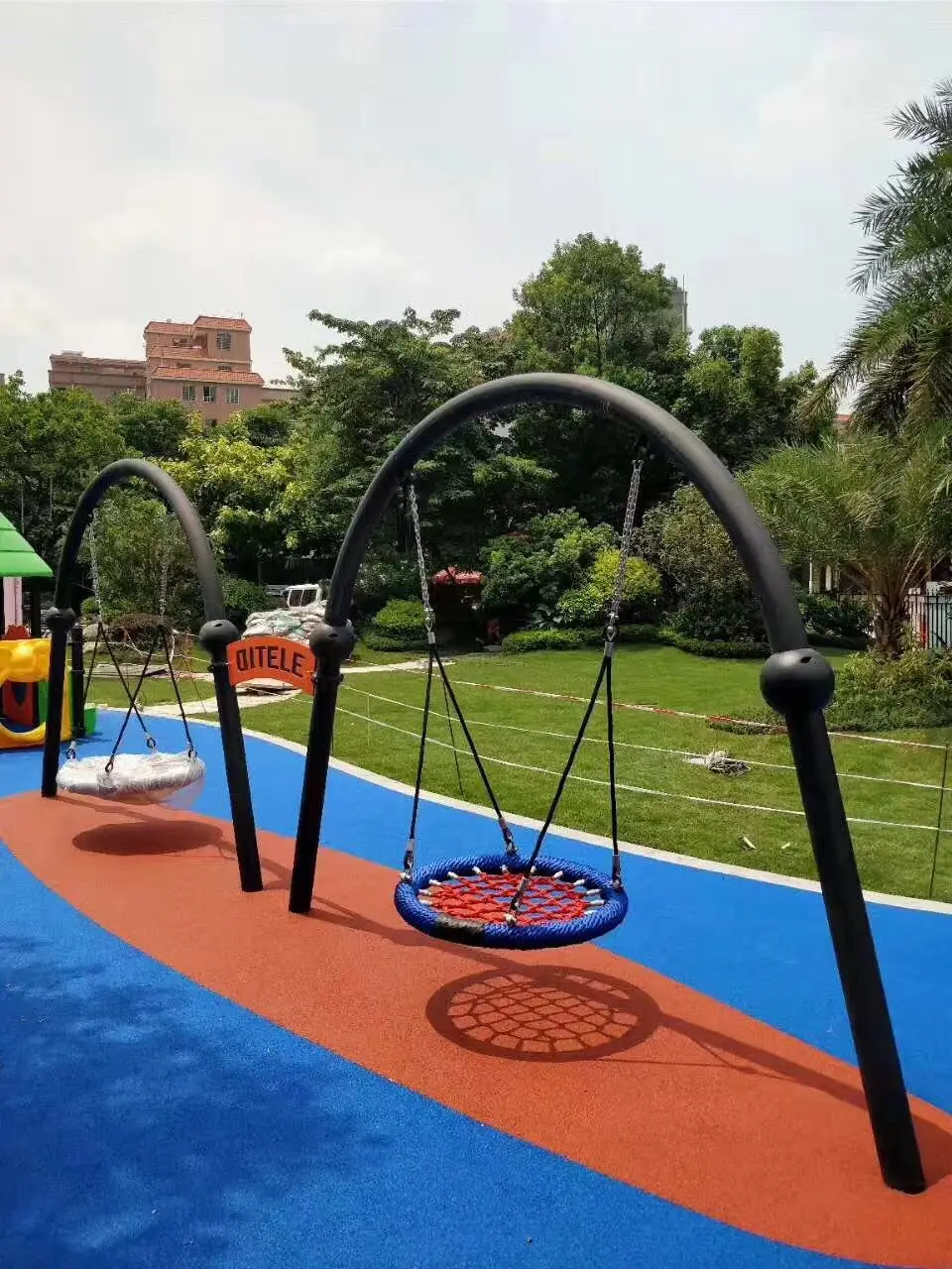 Hot Sale Garden Swing Play Set Kids Outdoor Playground Equipment Metal Frame Swings