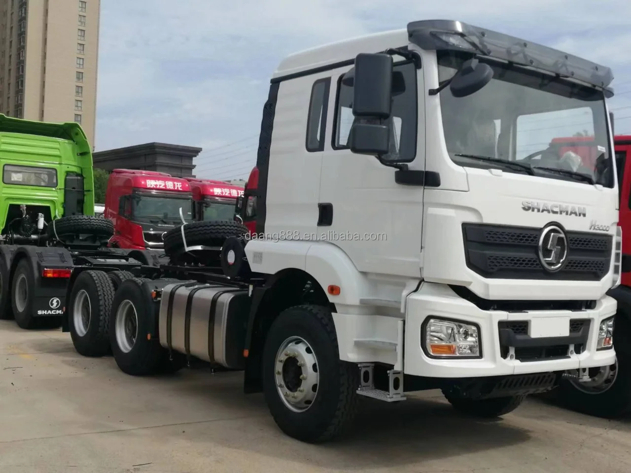 Chinese brand new Shacman H3000 6*4 heavy duty tractor truck head 400Hp LHD RHD with warranty and sleeping bed for Africa