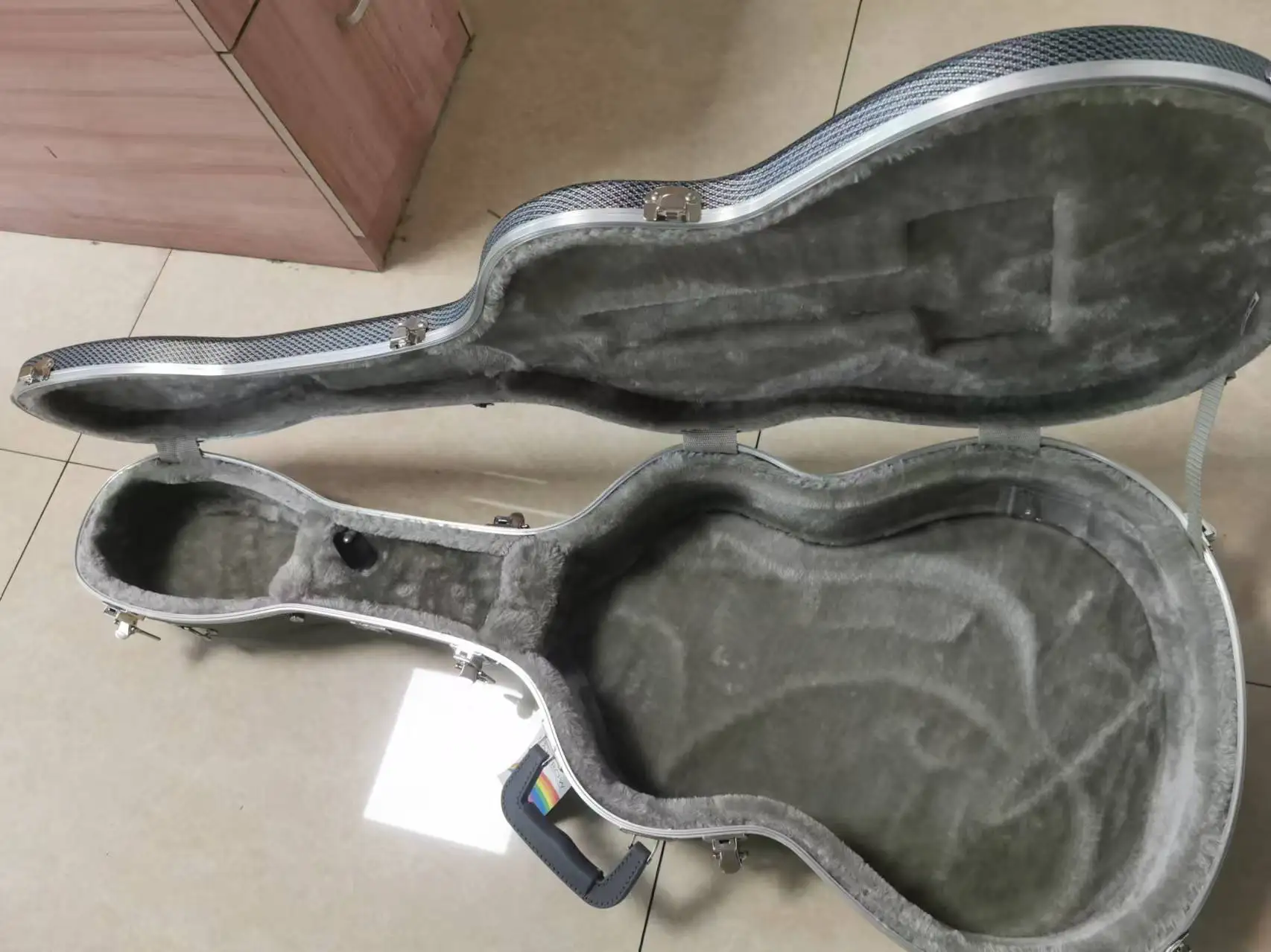 GC-319 High quality Guitar Case with velvet