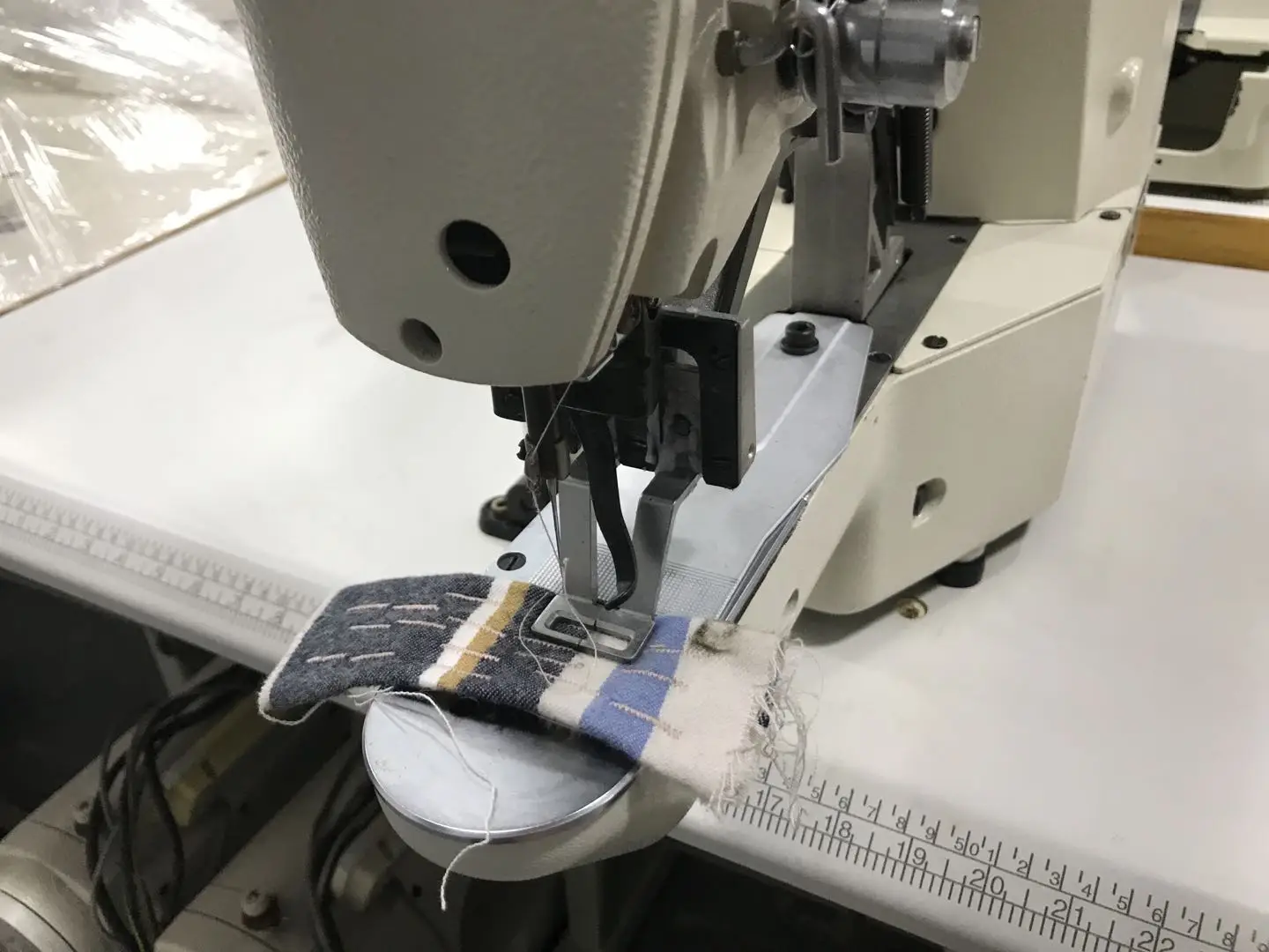 Brand New Jukis 1900ASS  Knotting Machine Sewing Machine 1900 Bartacking machine For Sewing Suits And Jeans