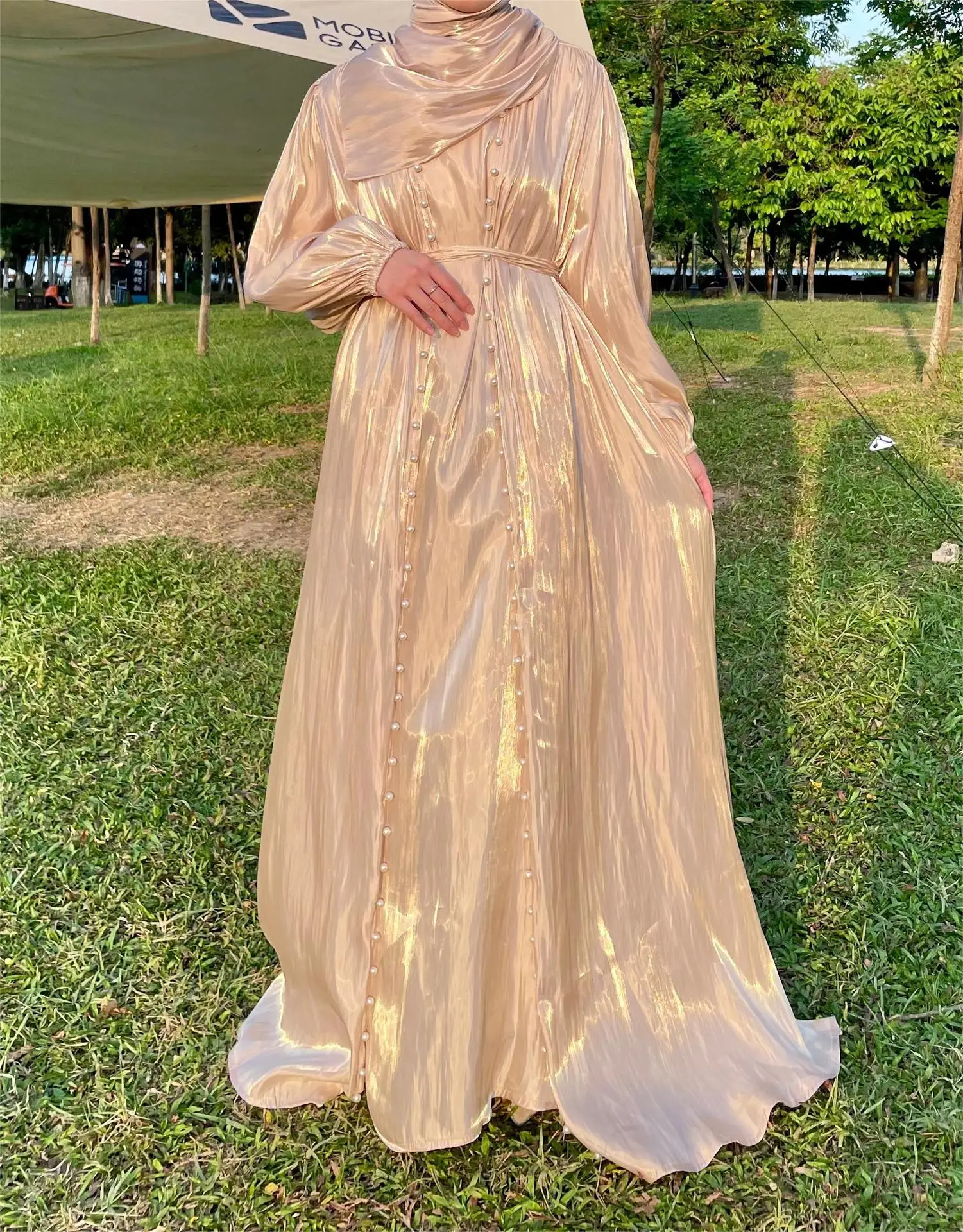 2024 U.Chic Hand Stitched Beads Abaya Dubai Dresses Bright Silk Open Front Abaya With Sleeveless Muslim Dresses For Women