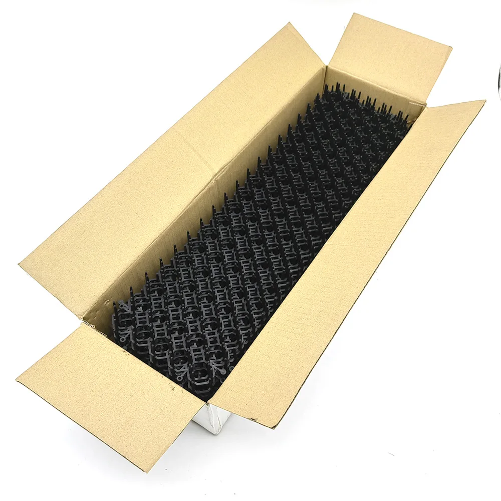 Outdoor Anti Animals Eco-friendly Plastic Anti Cat Spike Reusable Cat Scat Mat For Cat And Dog