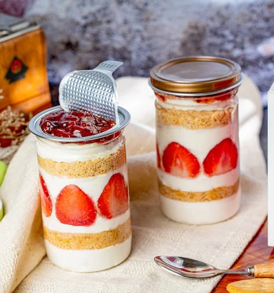 Full size Wholesale OEM PET PLA Disposable Can Bottles Full Appearance End Cap Yogurt Fruit Shake Dessert Cake Box Pop Can