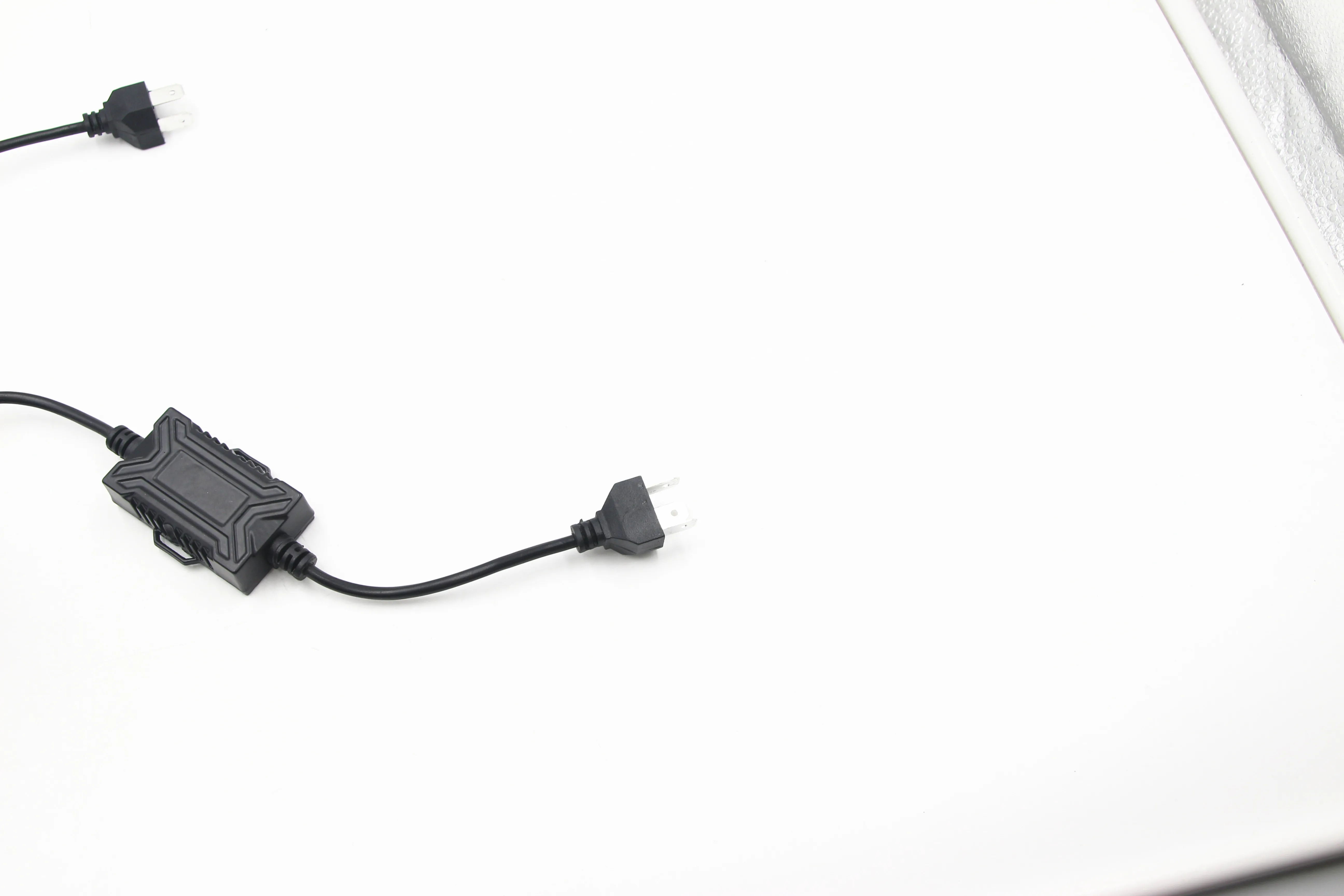 DAO Factory Direct Sales Super Bright LED Headlight Bi-beam Projector Lens Universal Cars 12 Months Hi-low Beam 1.42inch 12V/24V