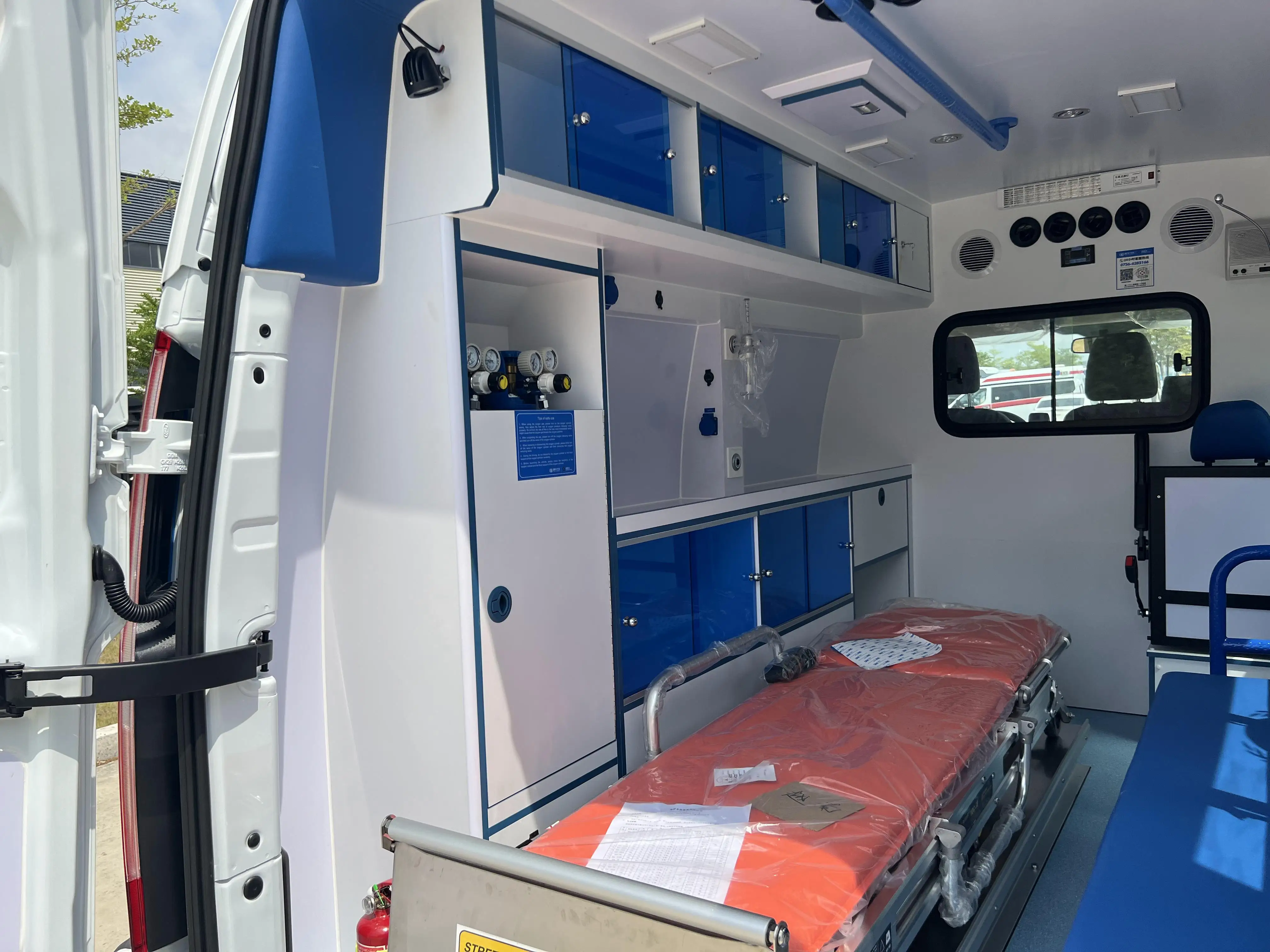 2024 Transit V362 Monitoring Transport Ambulance Vehicle High Quality Hospital Medical ICU Ambulance Rescue Car