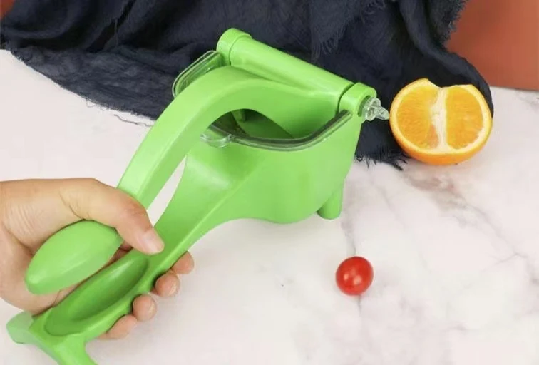 Wholesale Price Green Easy to Clean Food Grade Plastic Manual Hand Press Juicer Fruit Orange Lemon Lime Squeezer