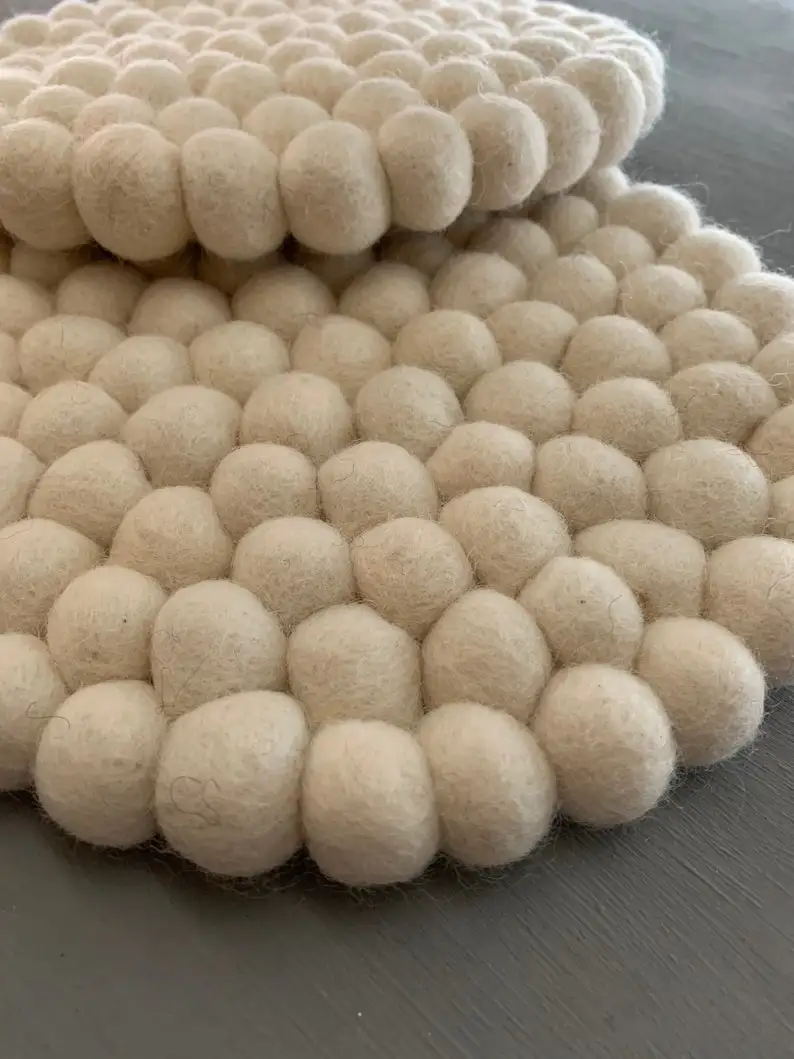 Wool FELT HOTPAD/TRIVIT Teapot Stand Felt Pompom Hotpad/Handfelted in China