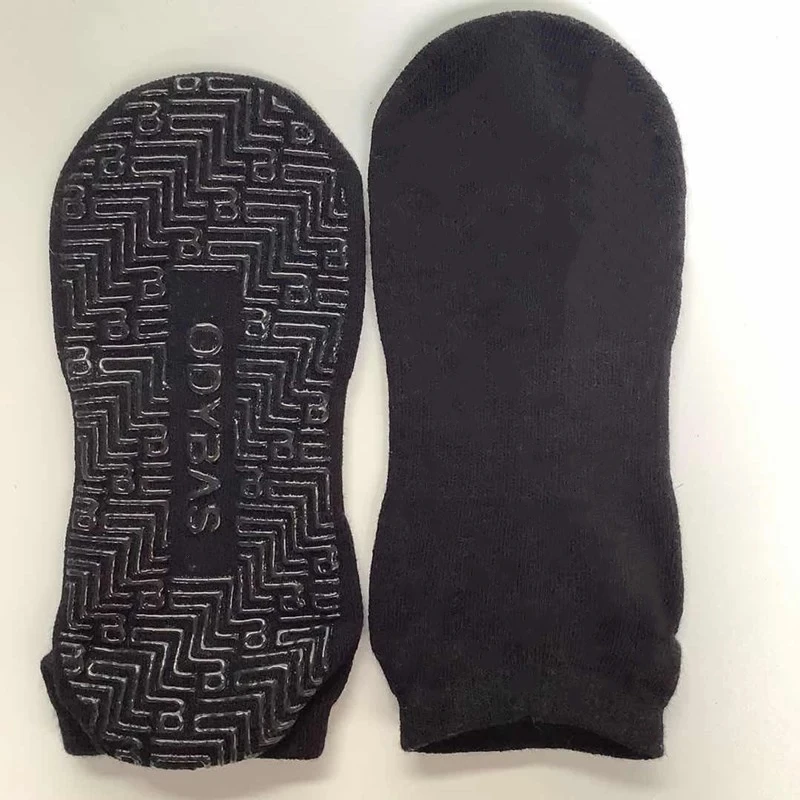 Factory direct OEM grip yoga socks non slip sporty sock black pilates silicon socks