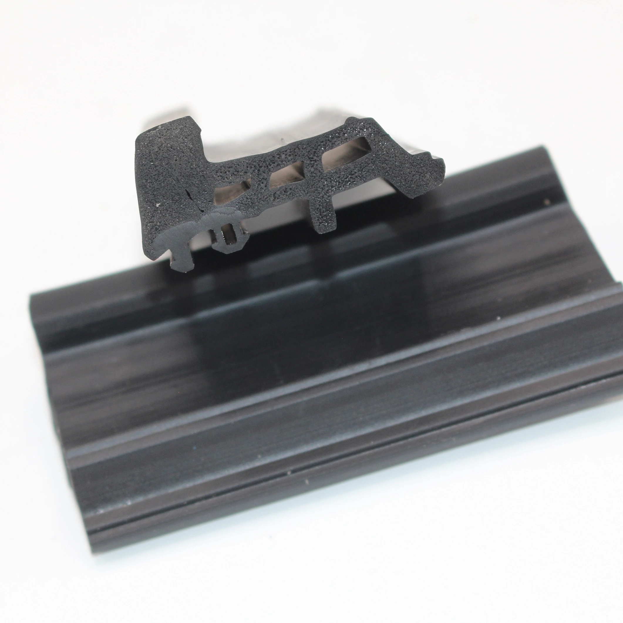 Custom Oem Rubber Extrusion Profile Extruded Molding Silicone Rubber Seals Strips Profile Products