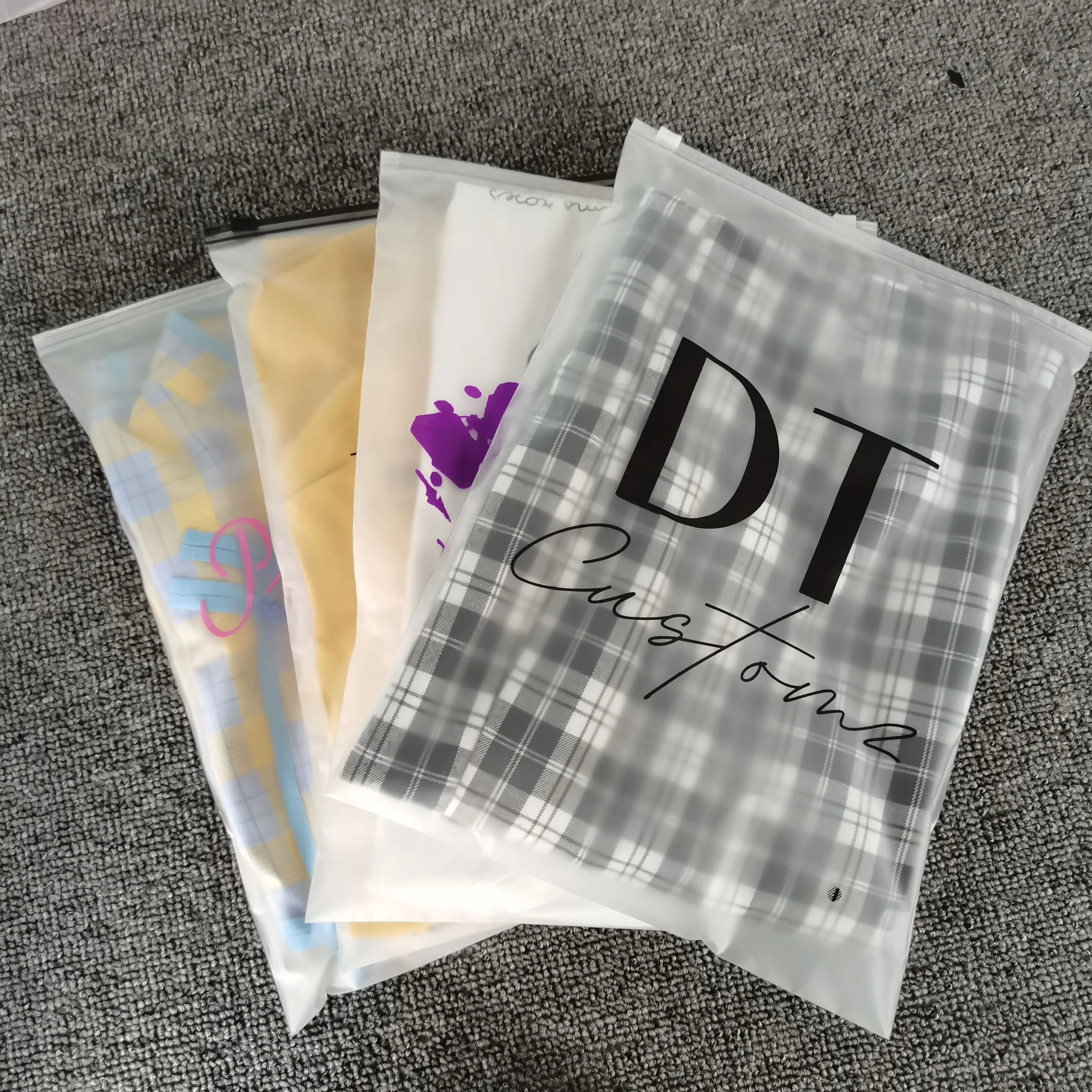 Custom Printed sealed Plastic Zipper Lock Bags with Own logo for Clothes Packaging