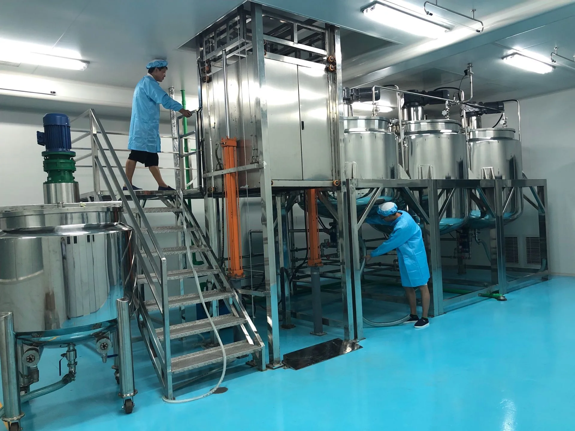 Wholesale Private Label Luxury Goats Milk Whitening And Nourishing Body Shampoo Shower Gel