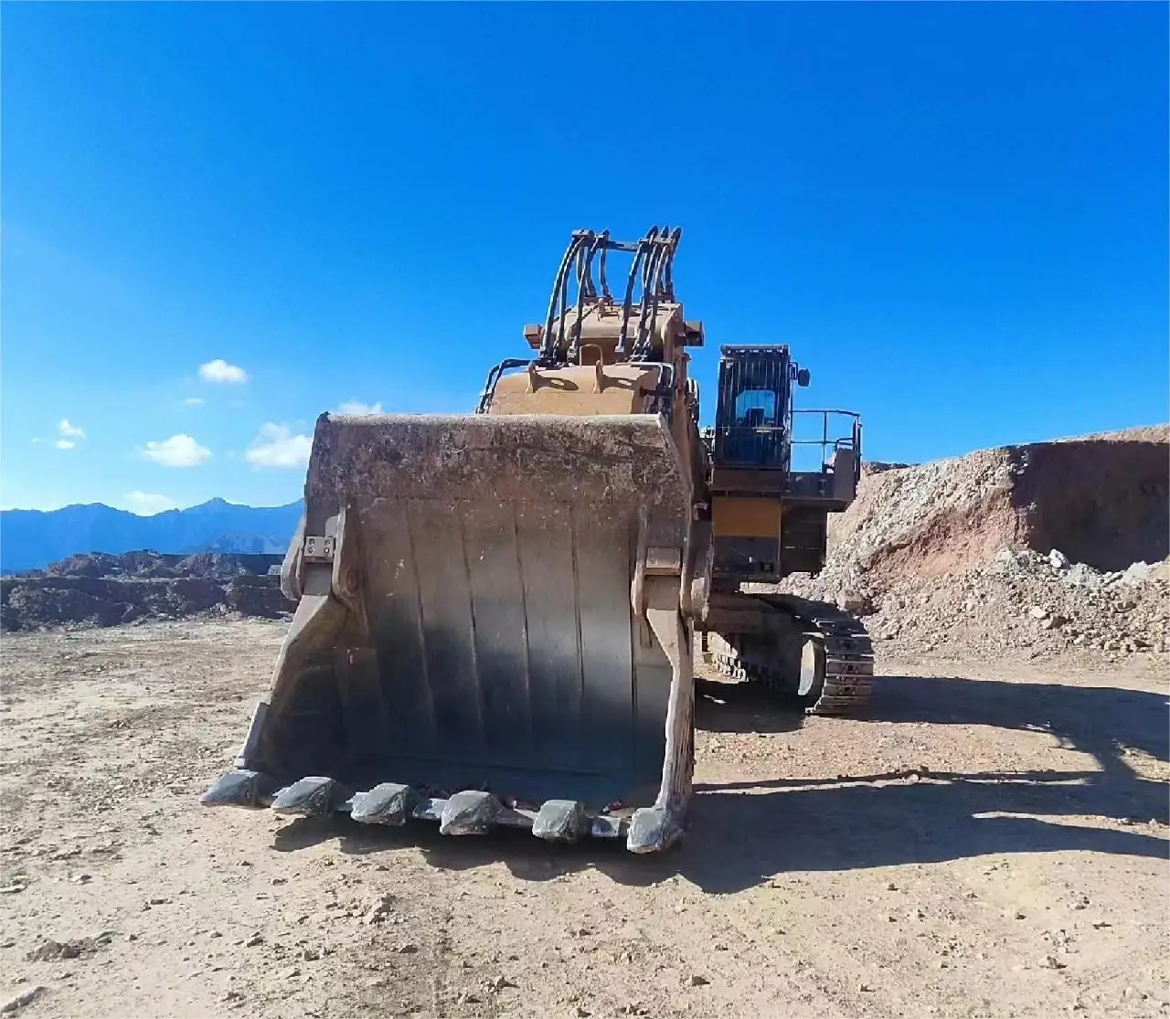 XCMG Official Second Hand Mining Excavator Large XE1250 115 Tons Digger Machine For Sale