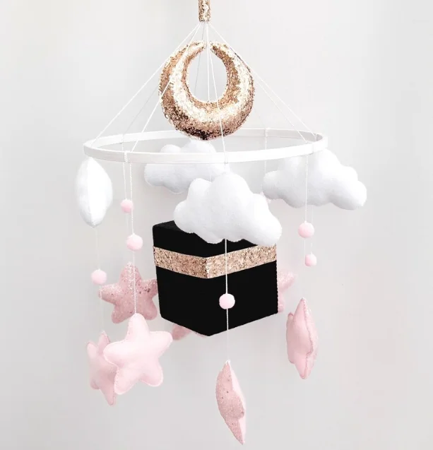 Bebe bed Новорожденный подарок игрушка на кровати ручной работы кубик облака Войлок висит музыкальный Мусульманский Исламский Коран детские мобильные телефоны