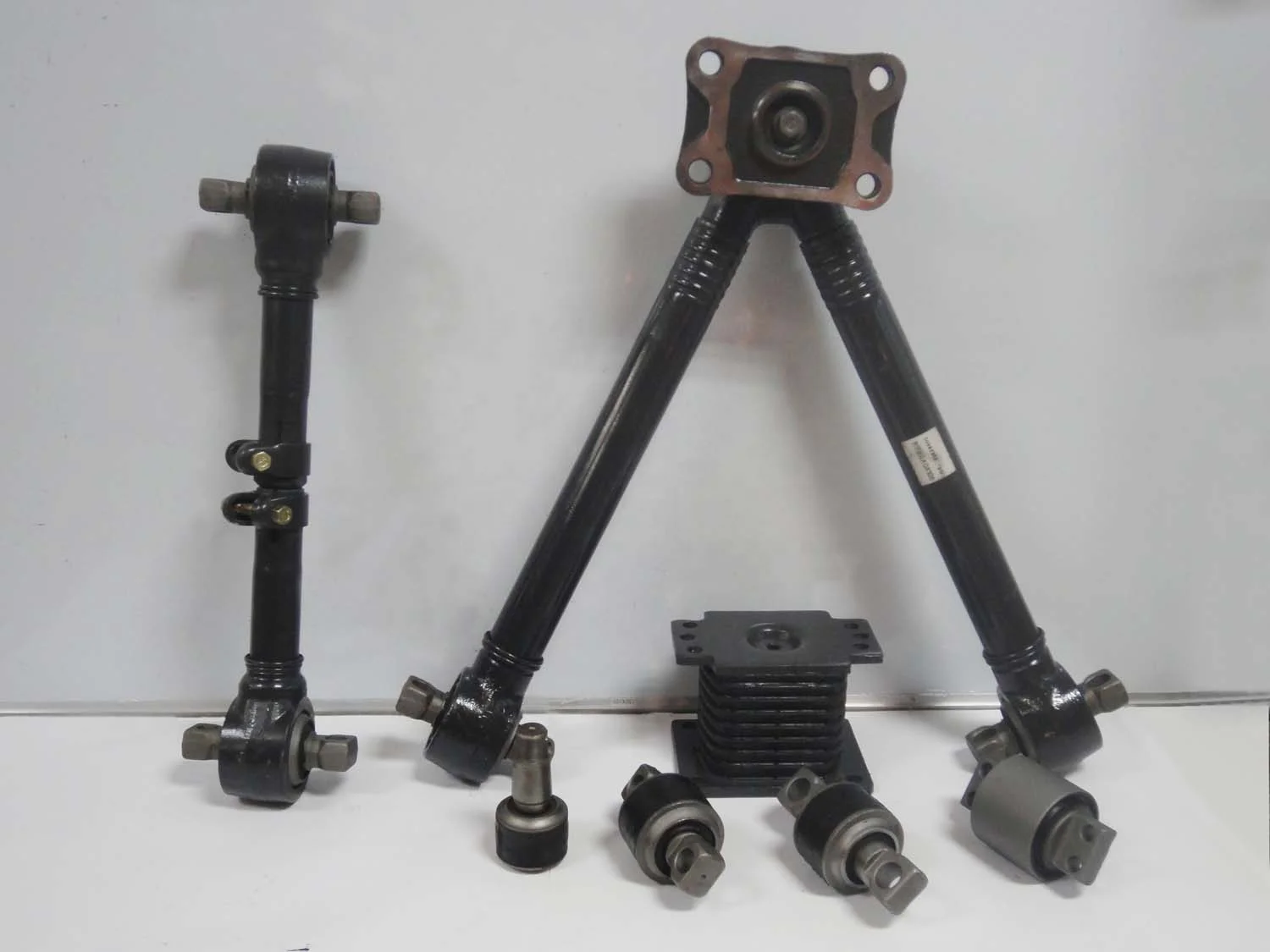 81432706081 MAN F2000 torque rod truck