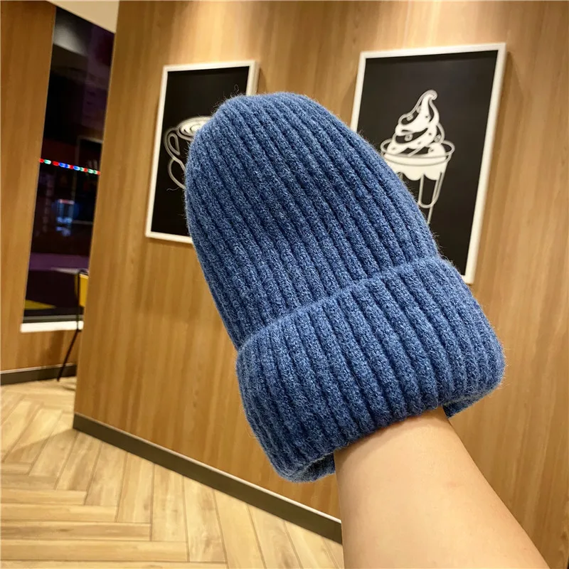 Customized embroidered logo ribbed knit 100% acrylic brimless beanie for men and women in winter wool and cashmere brimless hat