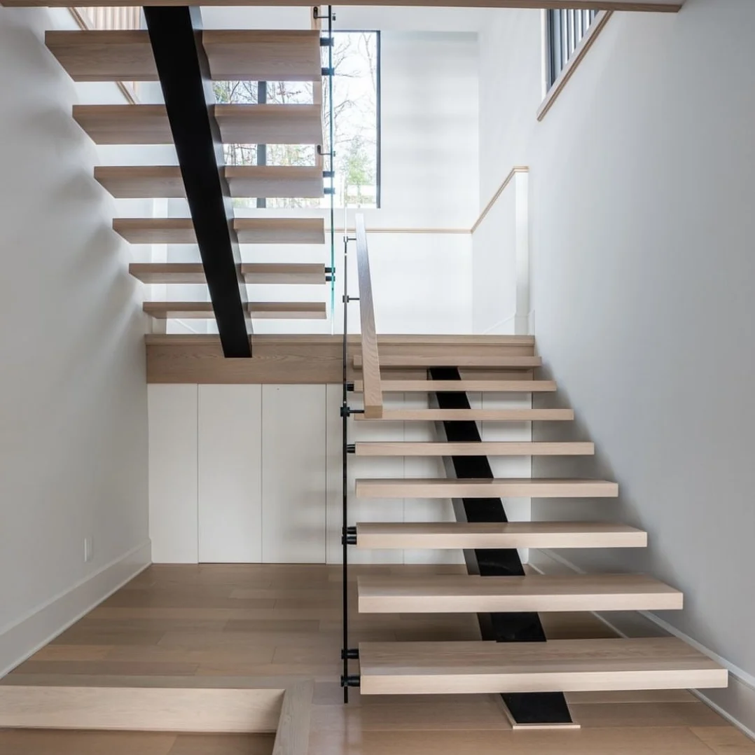 Rising Commercial Residential Internal Iron stair Dual Beam Design Oak Pine Wooden Glass Tread White Metal Staircase for Villas