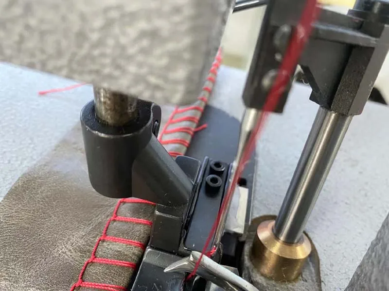 Sod carpet industry high speed Electric carpet mouse sewing machine Car foot mat wrapping machine     RN-2502G