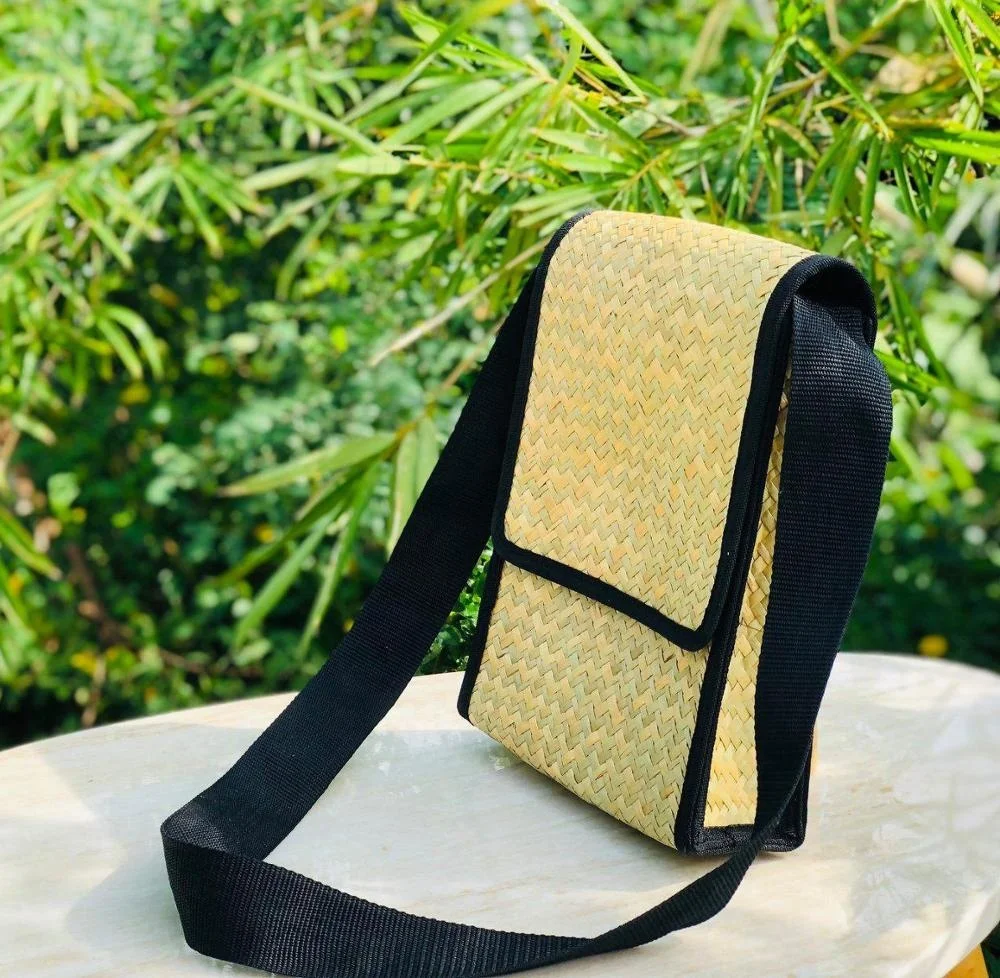 Wholesale cute natural ecofriendly women straw purse straw wallet