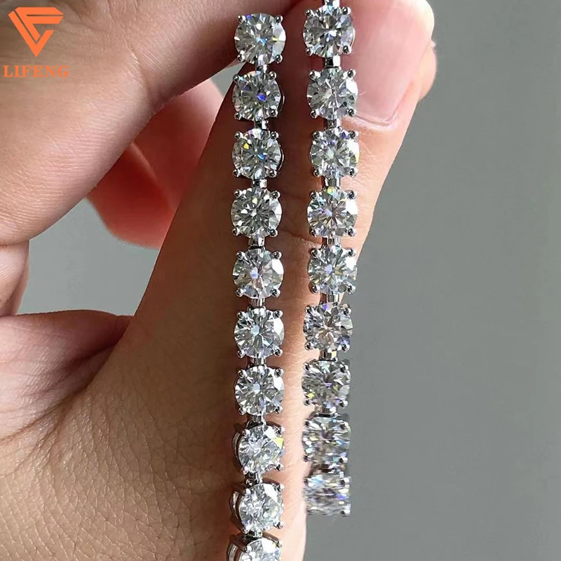 High Quality 925 Sterling Silver Glittering Moissanite Diamond Earrings Fashionable Jewelry for Weddings and Gifts