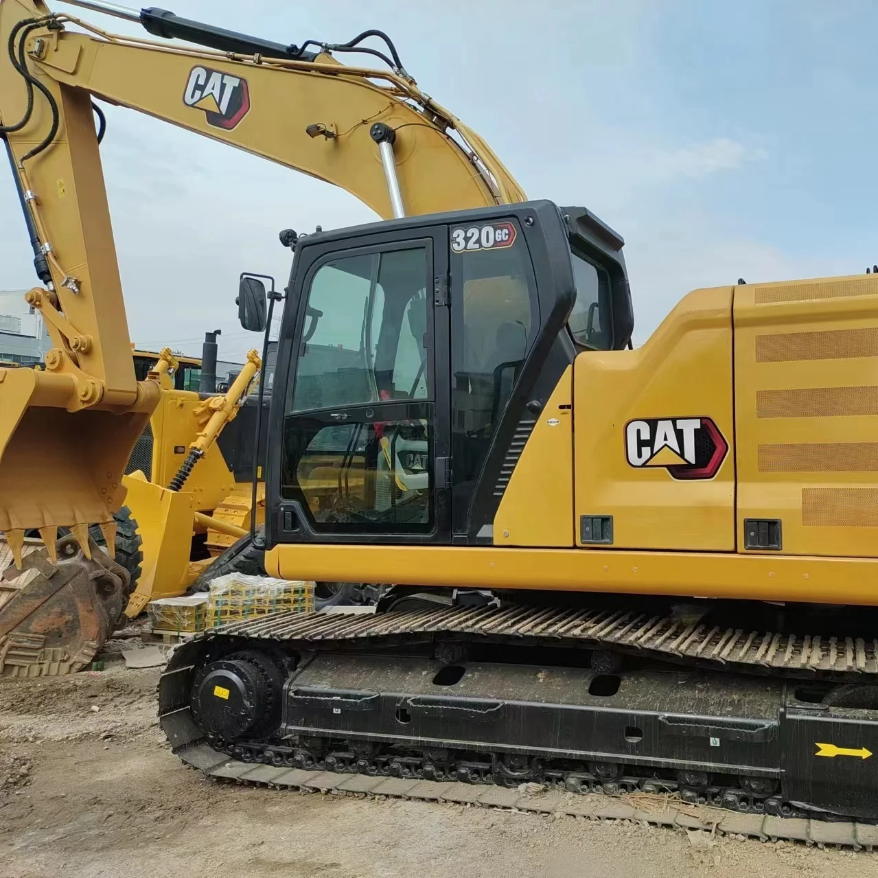 Экскаватор CAT320D 320B 320C цена подержанный экскаватор торговый рынок гусеница 323GC 325D 323GX дешевый для продажи