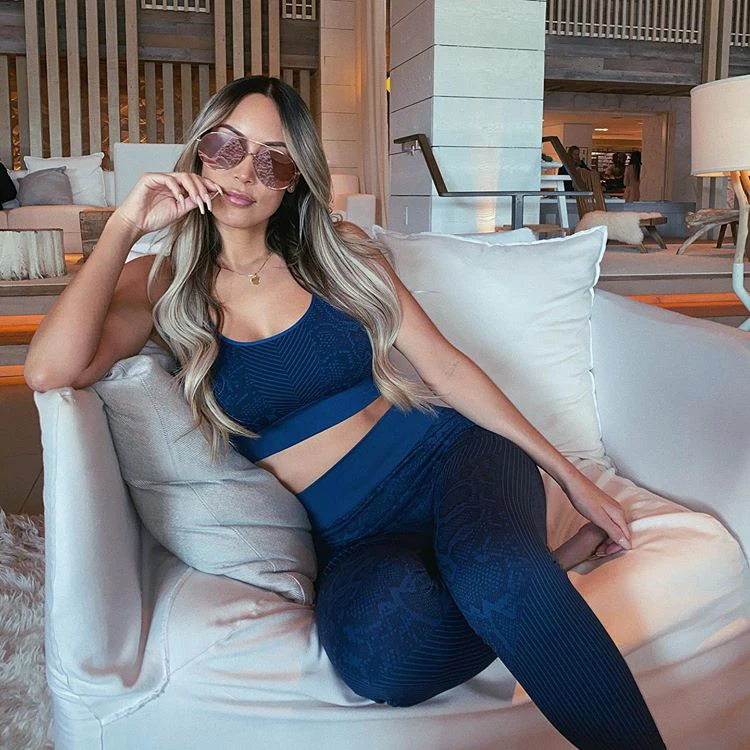 2020 Бесшовные Йога набор под змеиную кожу; Спортивные костюмы из 2 предметов Топ Леггинсы для тренировок и занятий в спортзале, одежда для фитнеса, Женская Спортивная наборы для ухода за кожей