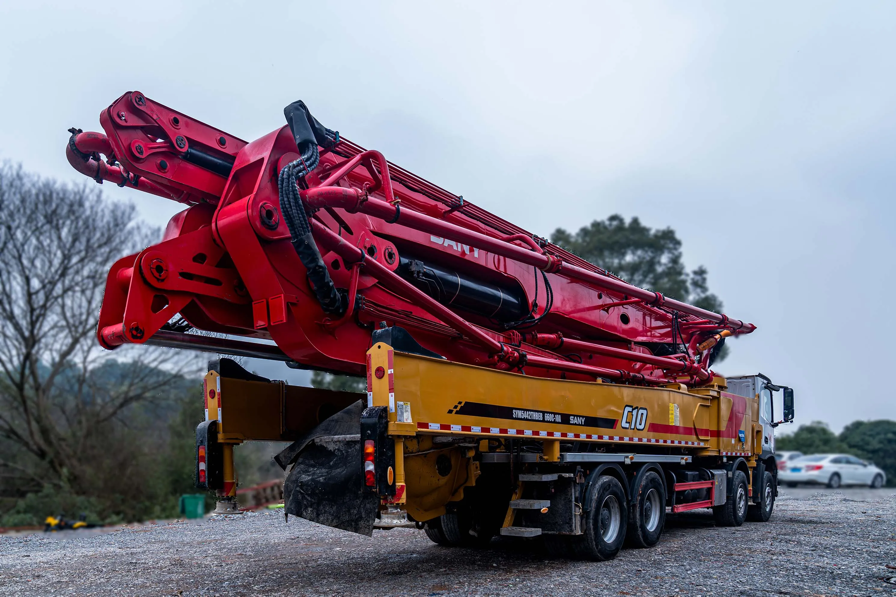 Sunny Mercedes Benz Chassis 62m Lifting Height Mounted Concrete Pump Truck Cement Ready Mix C10 Engine