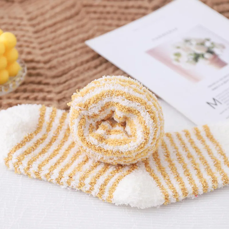 OEM Factory Custom Women Cozy Fashion Coral Velvet Thick Warm Indoor Socks