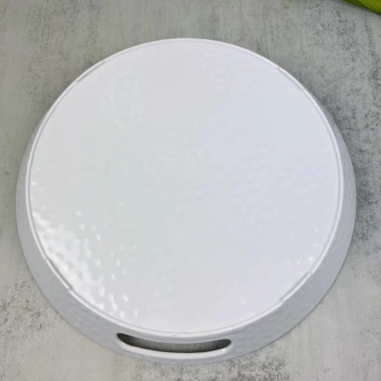Wholesale melamine  plastic  serving tray handles   round trays  with handle  wooden style print Food grade