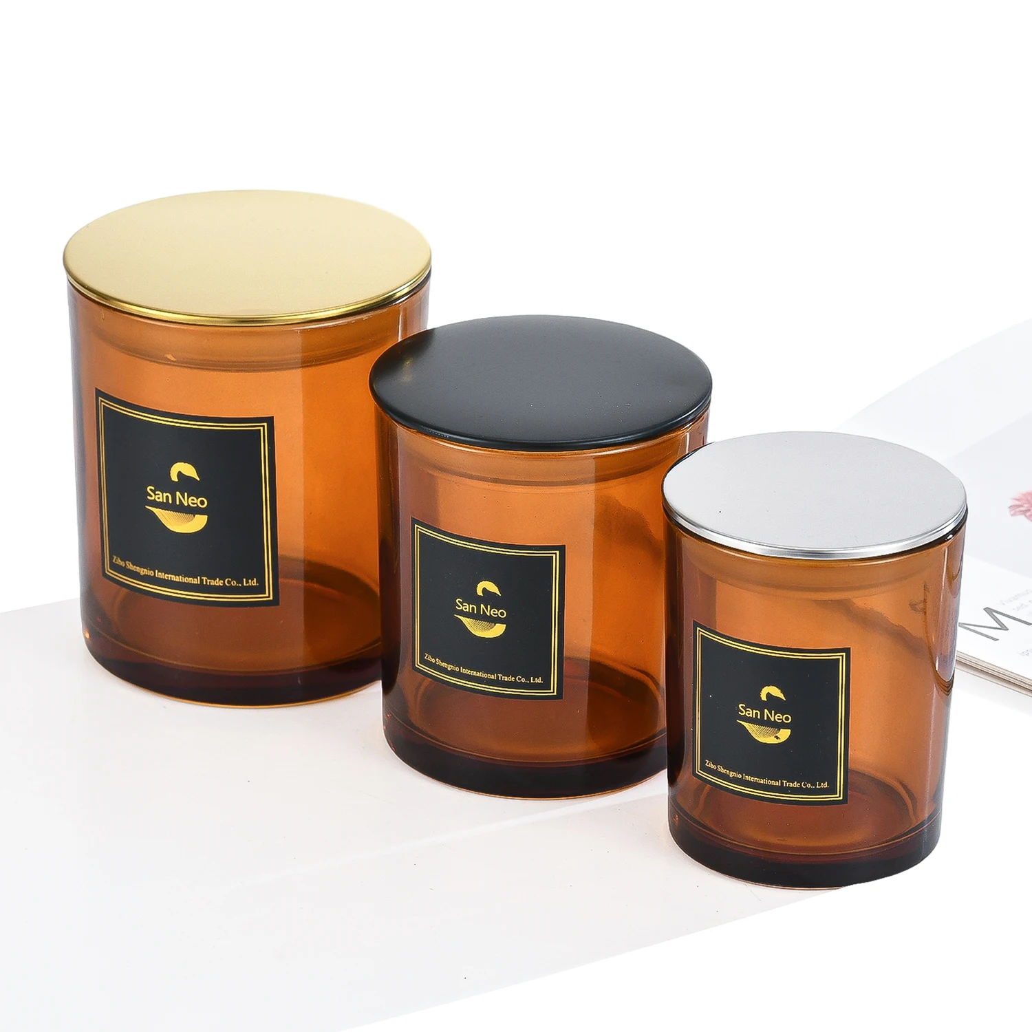 Chinese Supplier 8oz 10oz 14oz Wooden Lid Thick Empty Amber Glass Candle Jar Candle Holder