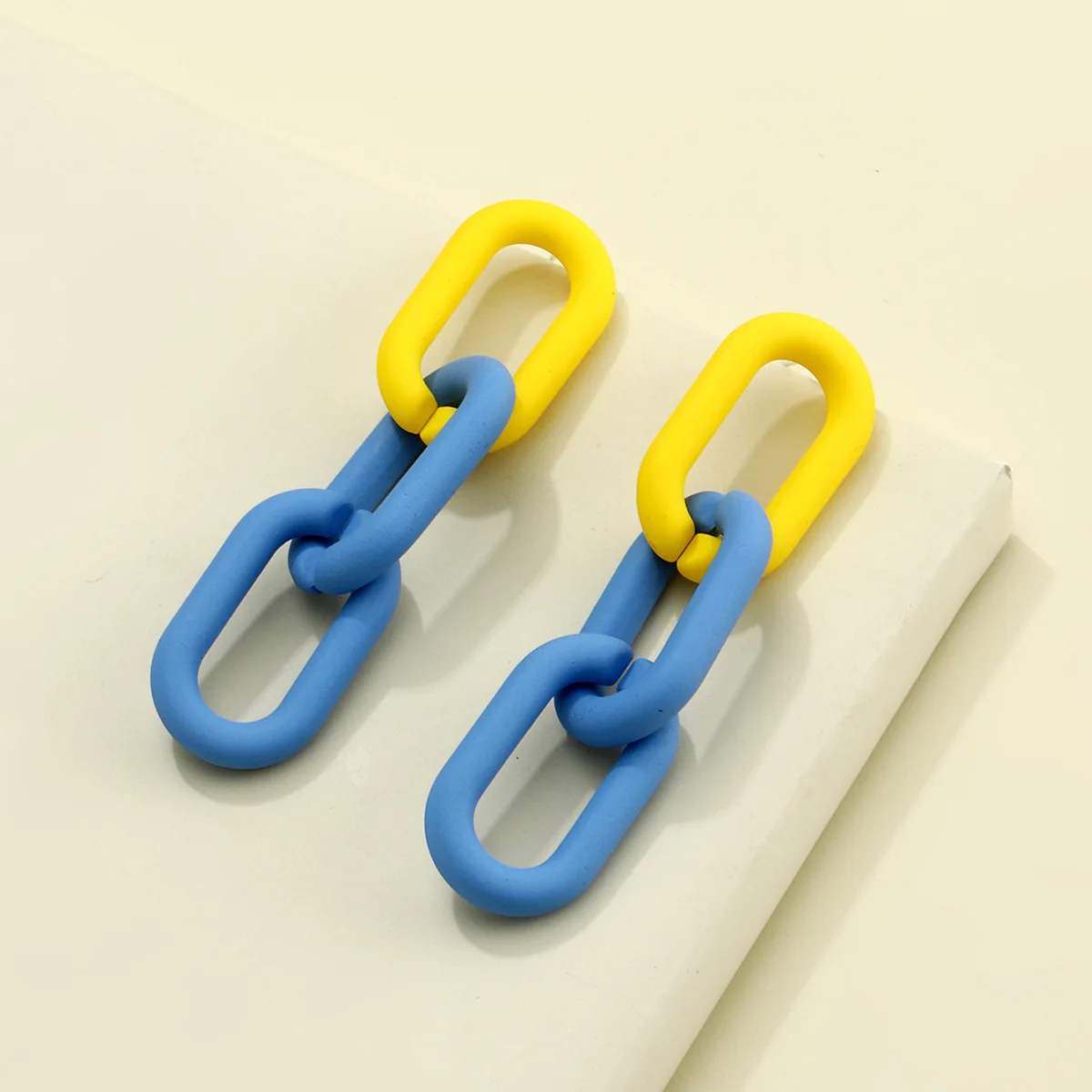 Acrylic Colorful Spray Paint Geometric Earrings Rainbow Painting Long Chain Shape Acetic Acid Dangle Earrings for Women Jewelry