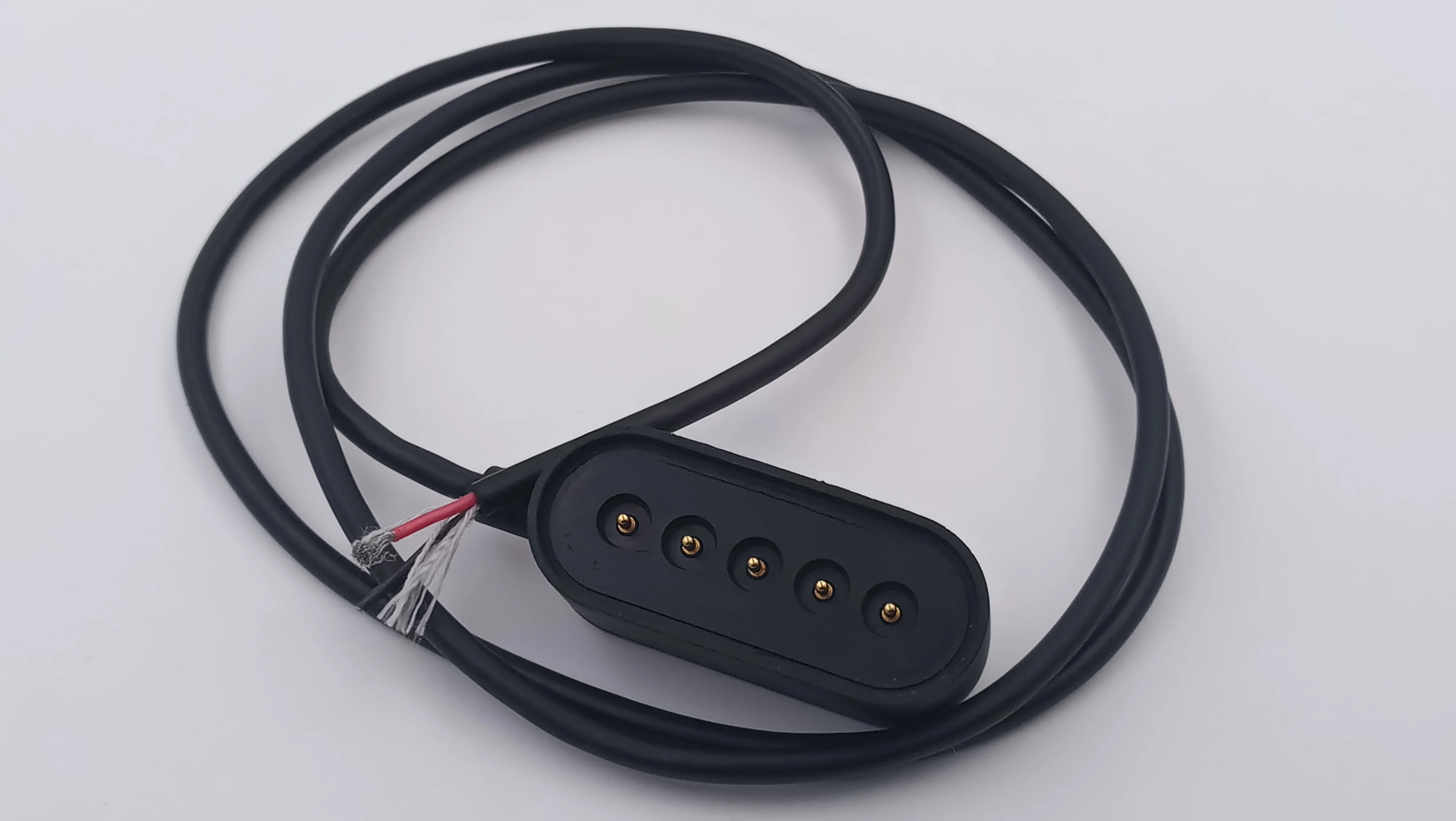 High Current Power supply data transmission cable assembly 5 pins magnetic pogo connector