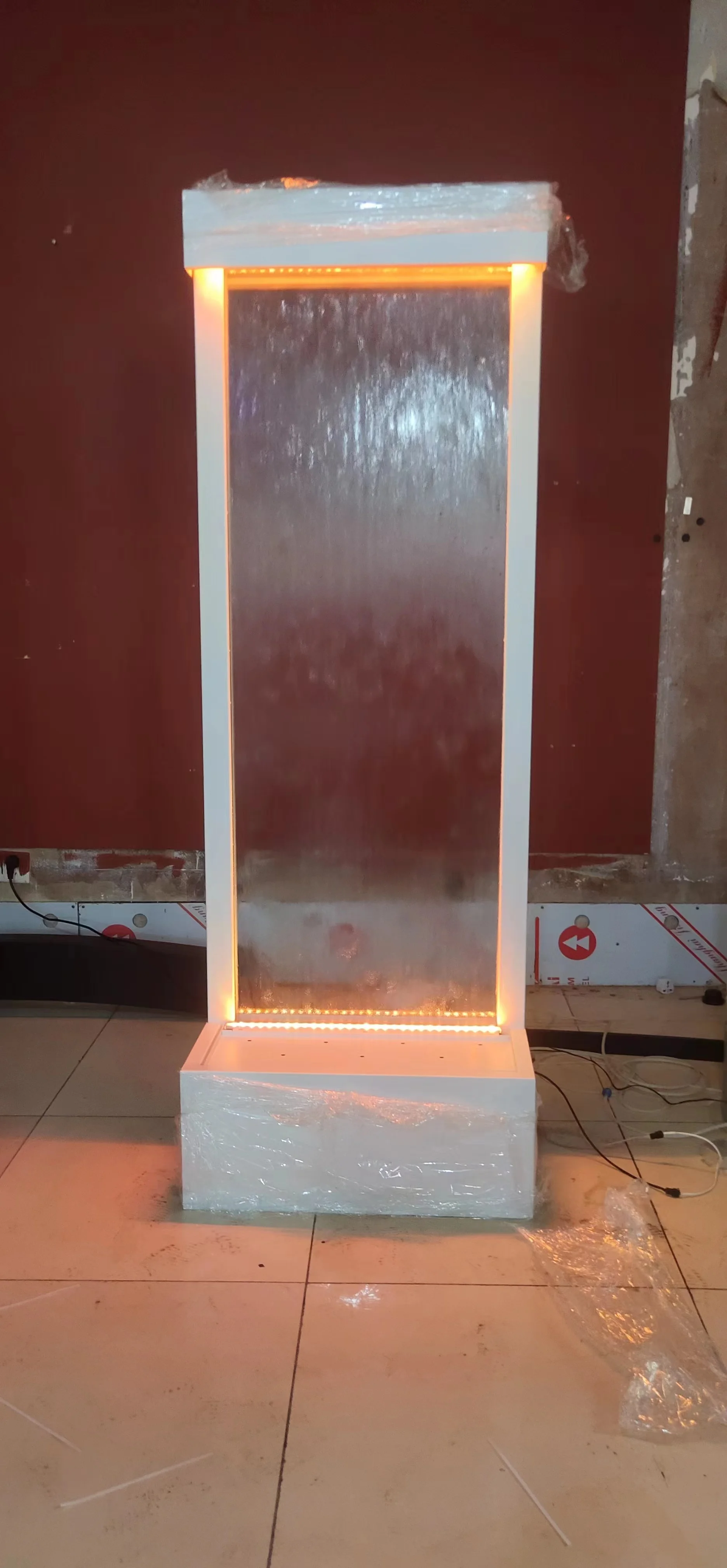 Indoor Artificial Glass Waterfall Wall Water Feature Hotel Decoration