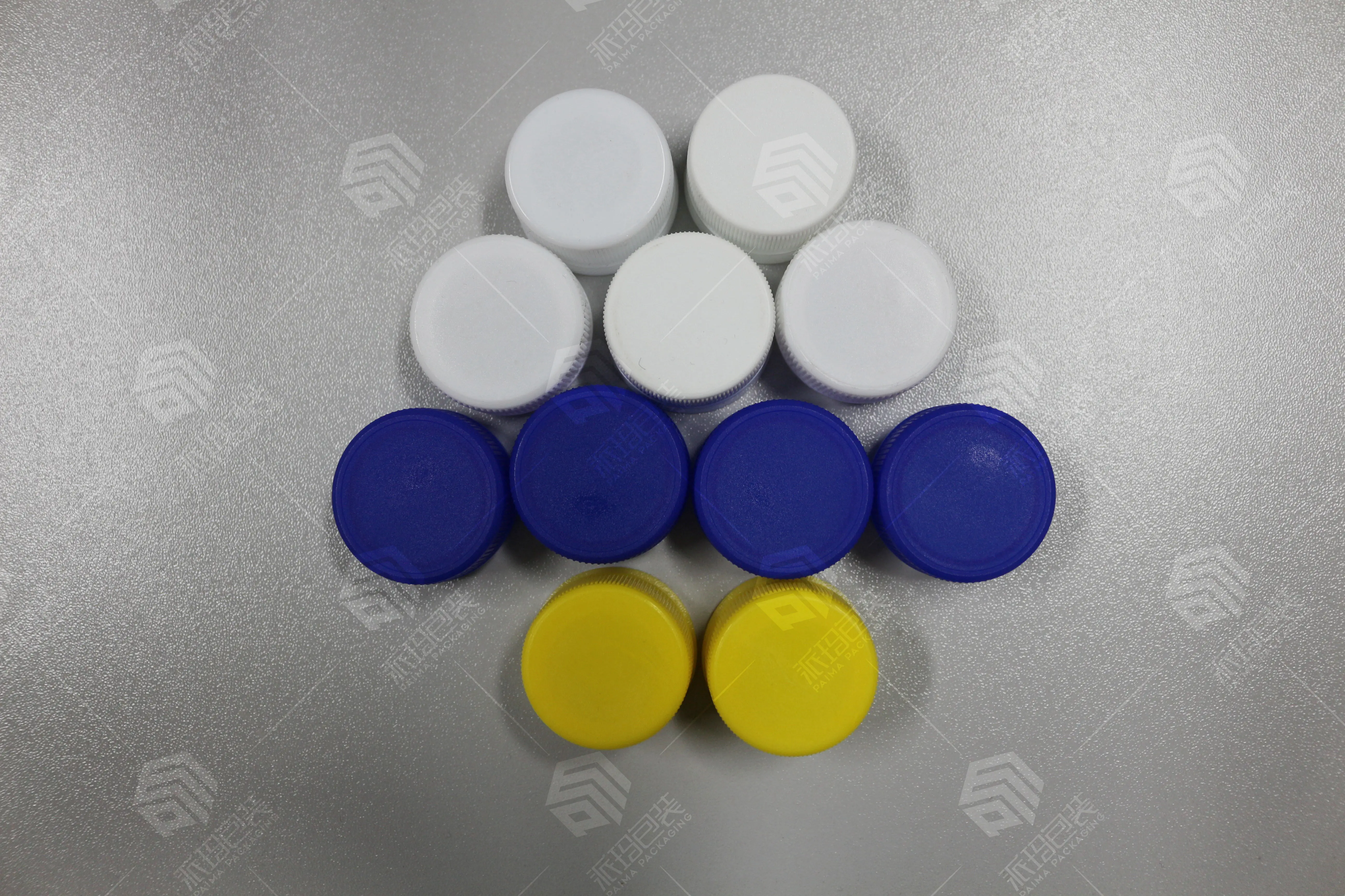 Custom Made PET Bottle Cap Plastic Screw Cap for water/beverage bottle
