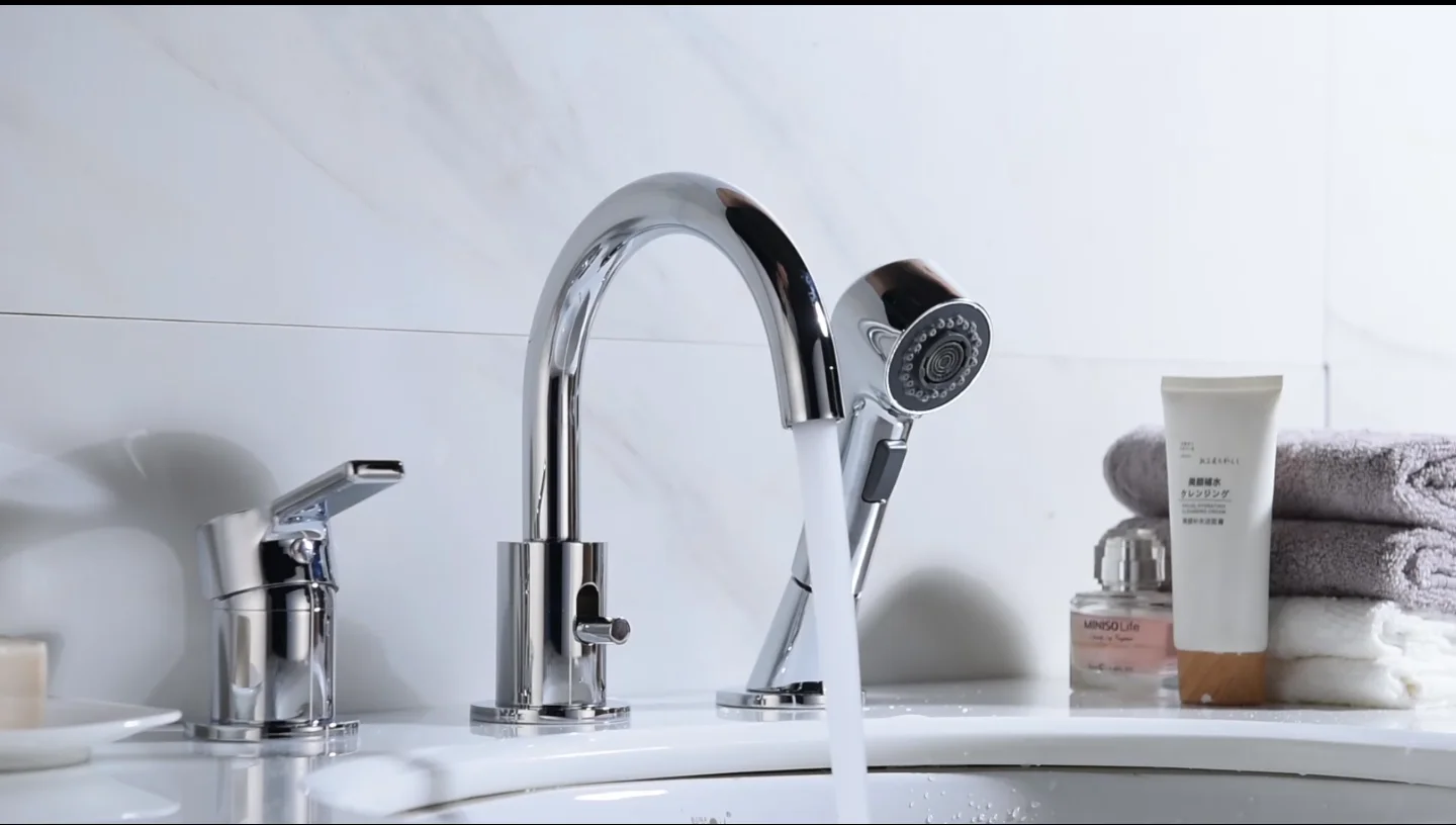 Deck Mounted dual handle pull out bathroom basin faucet, 3 hole bathtub faucet with shower