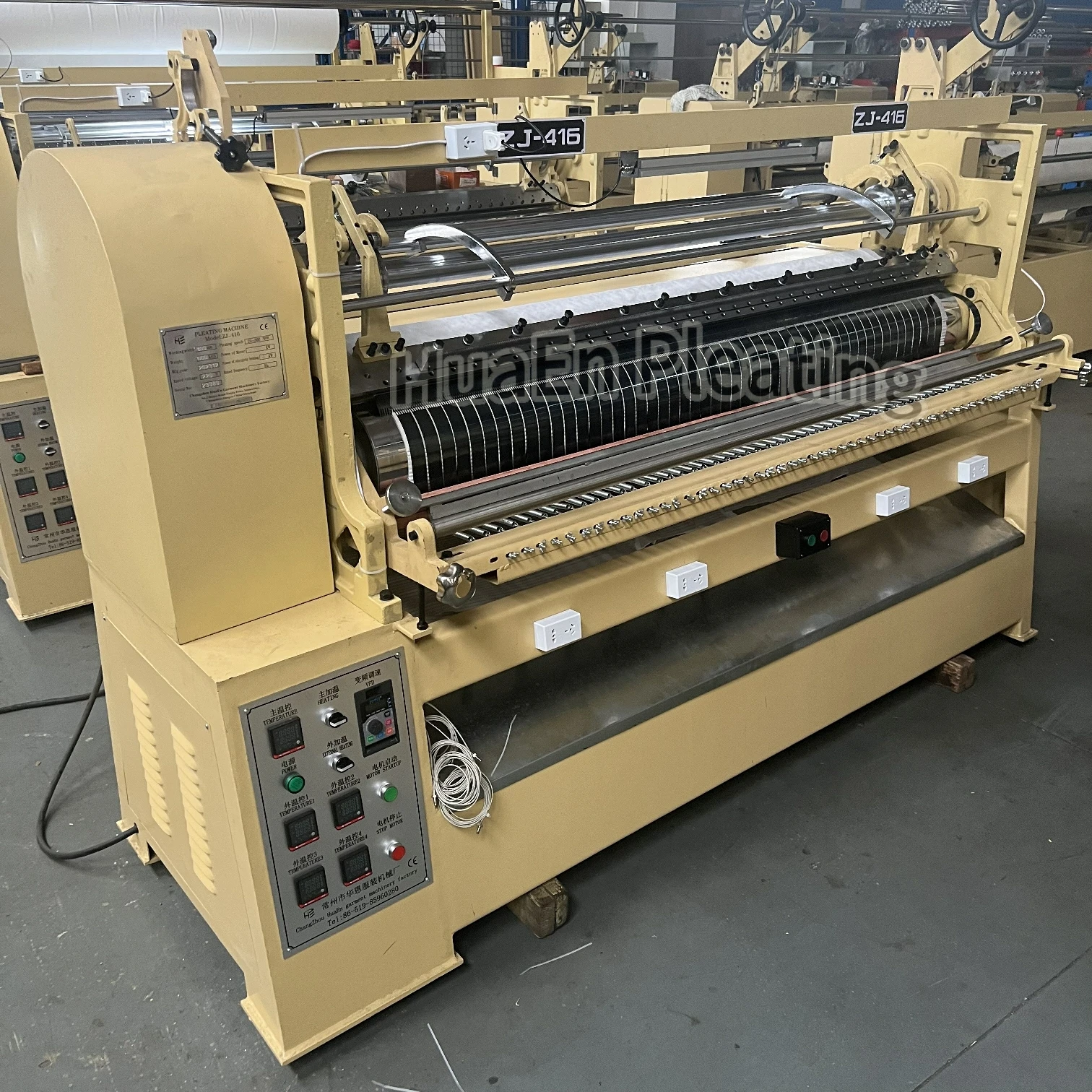 Manufacturer HuaEn ZJ-416 textile nonwoven fabric tiny comb scarf muffler dress garment pleated fabrics machine