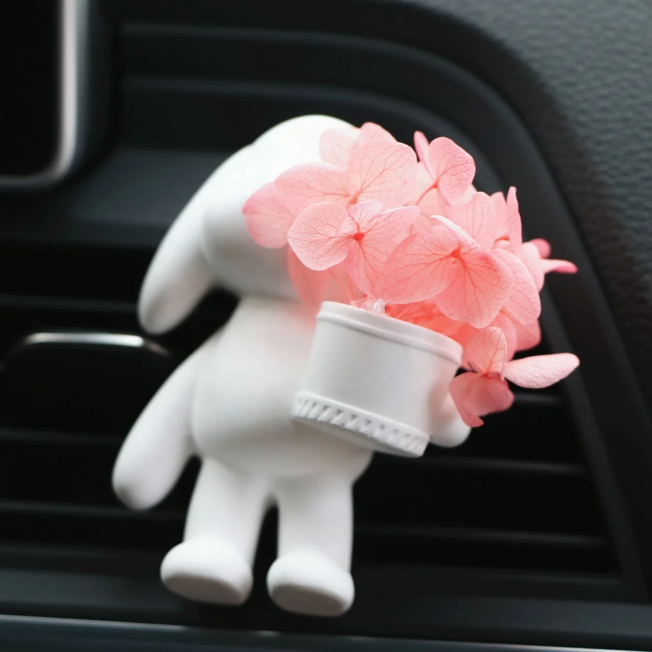 Rabbit Shaped Car Vent Clip Scented Ceramic Aroma Essential Oil Diffuser Air Freshener